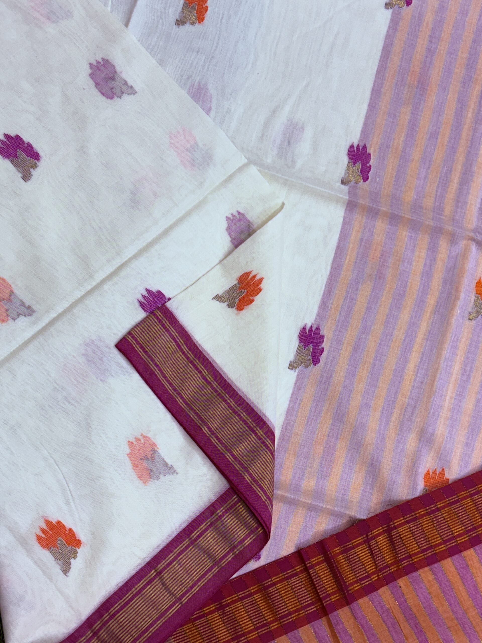 Off-White Handloom Premium Cotton Jamdani Saree - Image 5