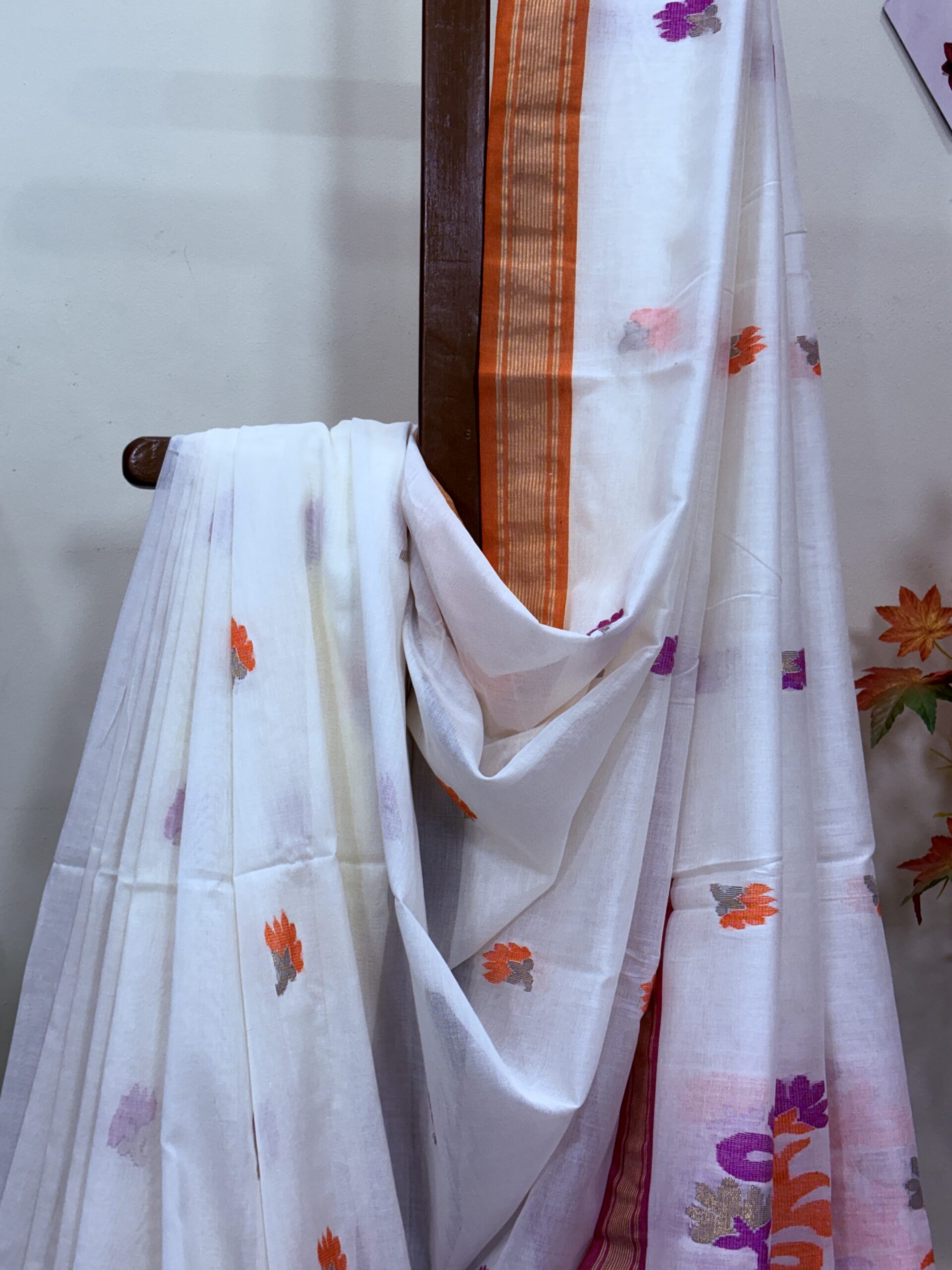 Off-White Handloom Premium Cotton Jamdani Saree - Image 8