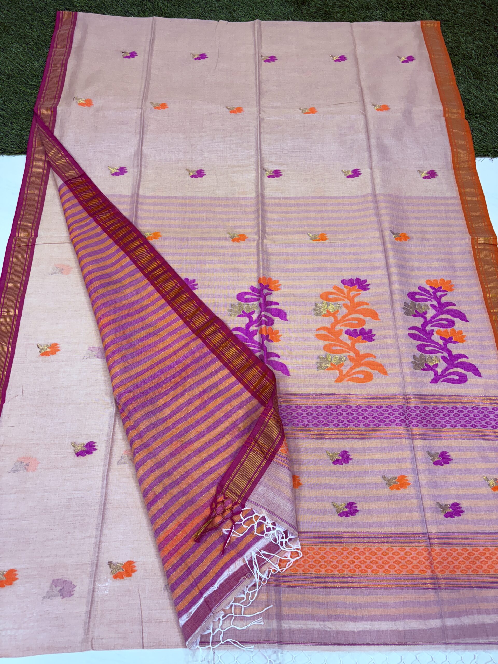 Redish Beige Handloom Premium Cotton Jamdani Saree - Image 4