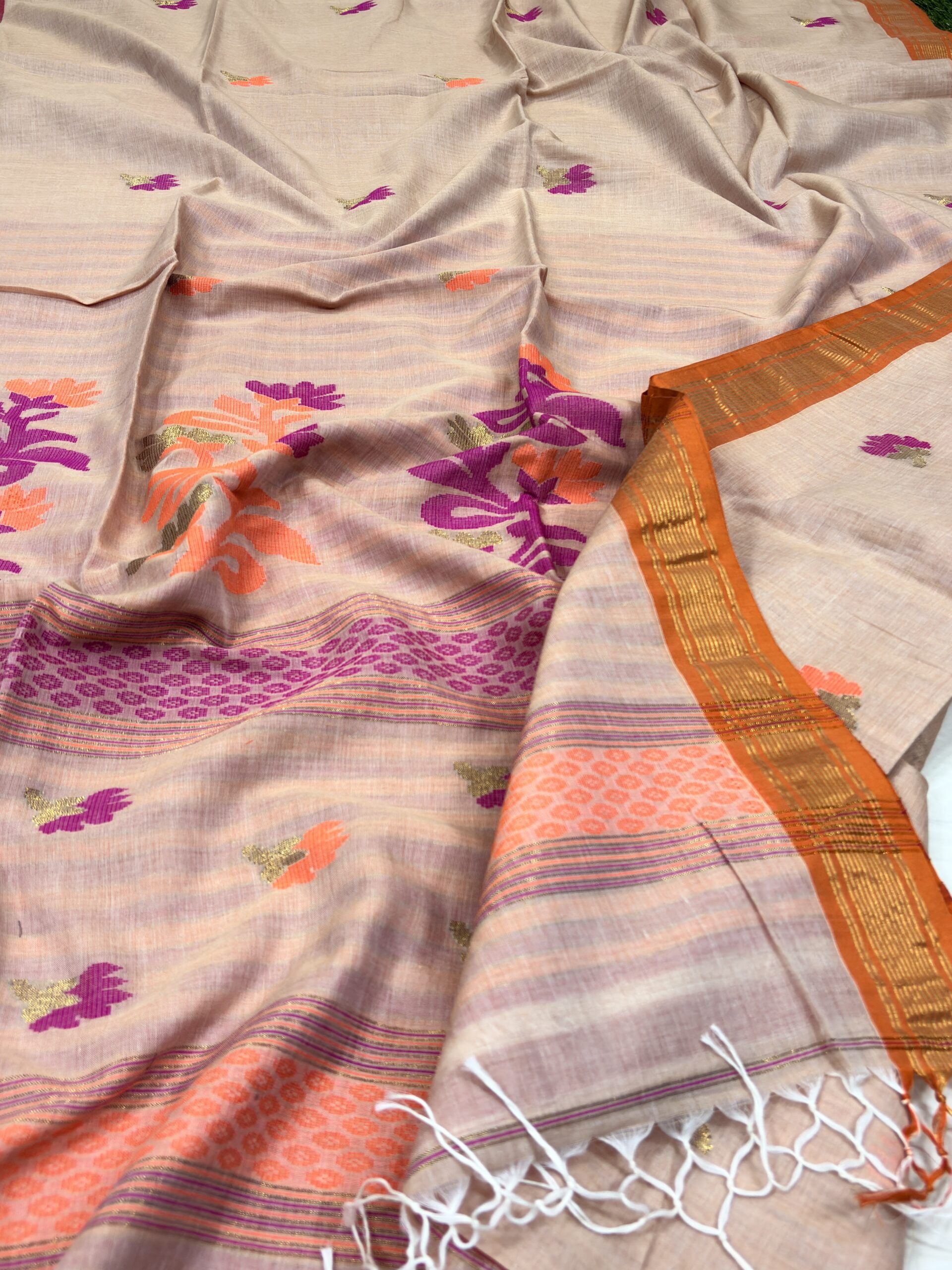 Redish Beige Handloom Premium Cotton Jamdani Saree - Image 6
