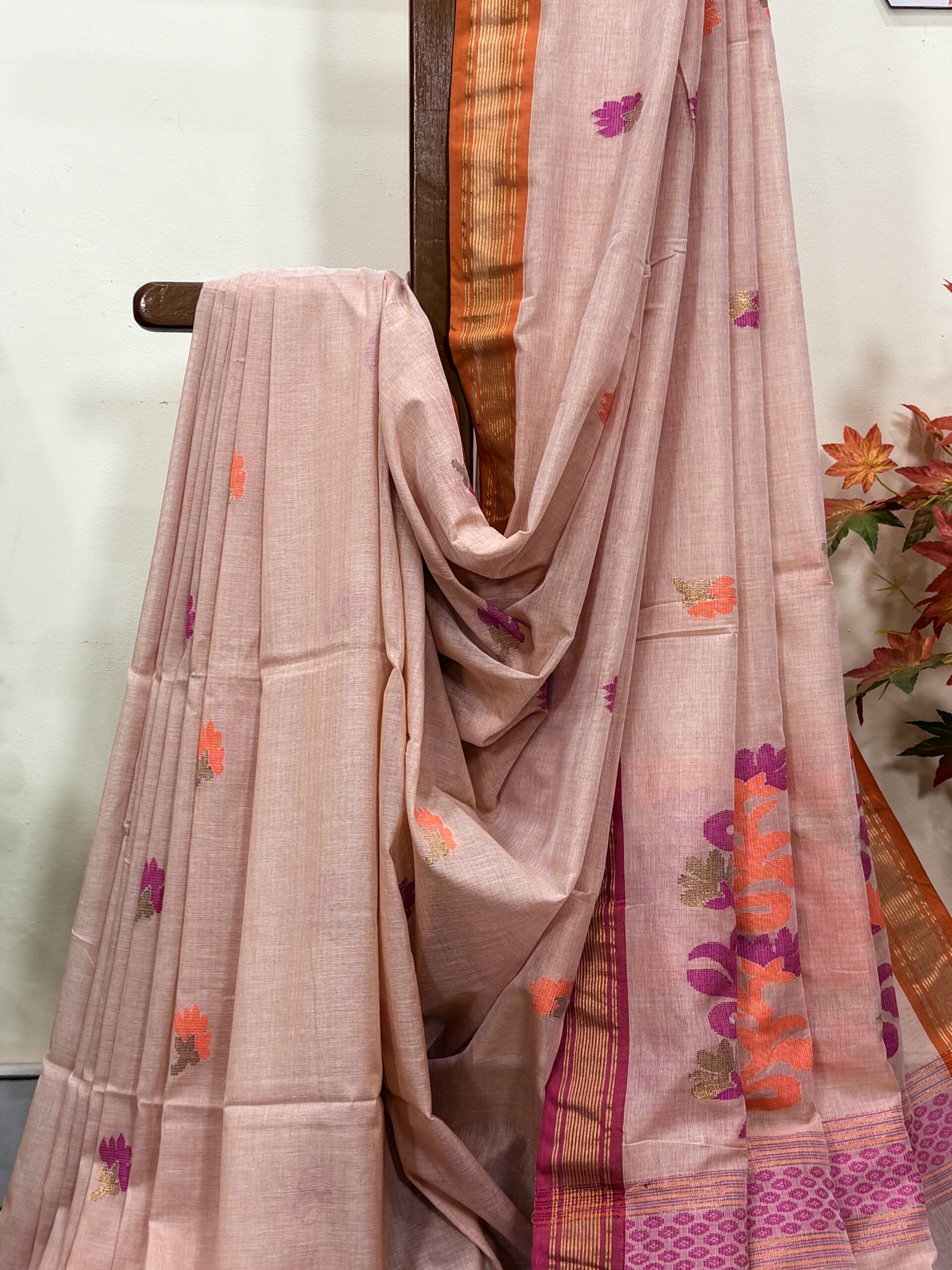 Redish Beige Handloom Premium Cotton Jamdani Saree - Image 7