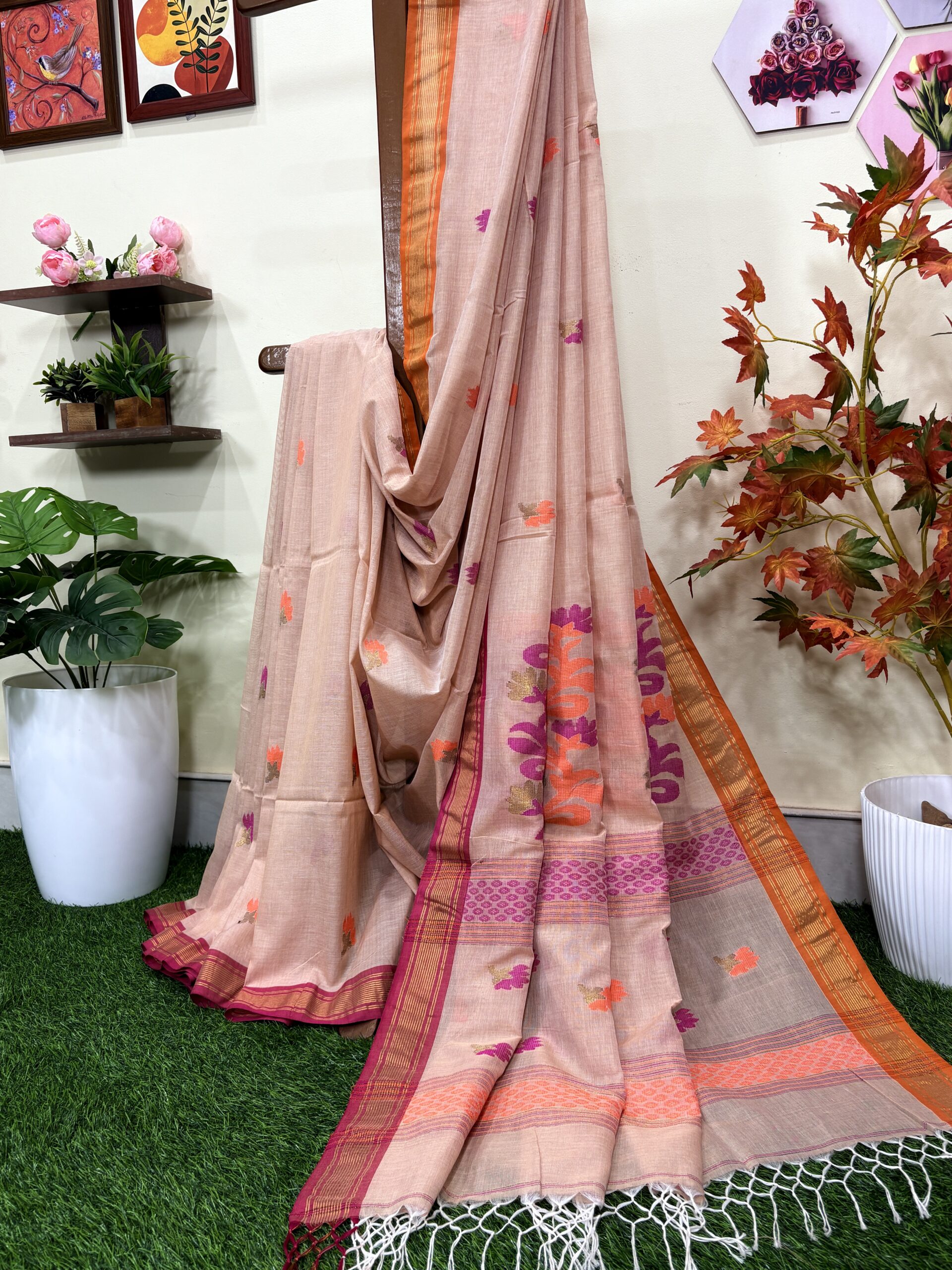 Redish Beige Handloom Premium Cotton Jamdani Saree - Image 2