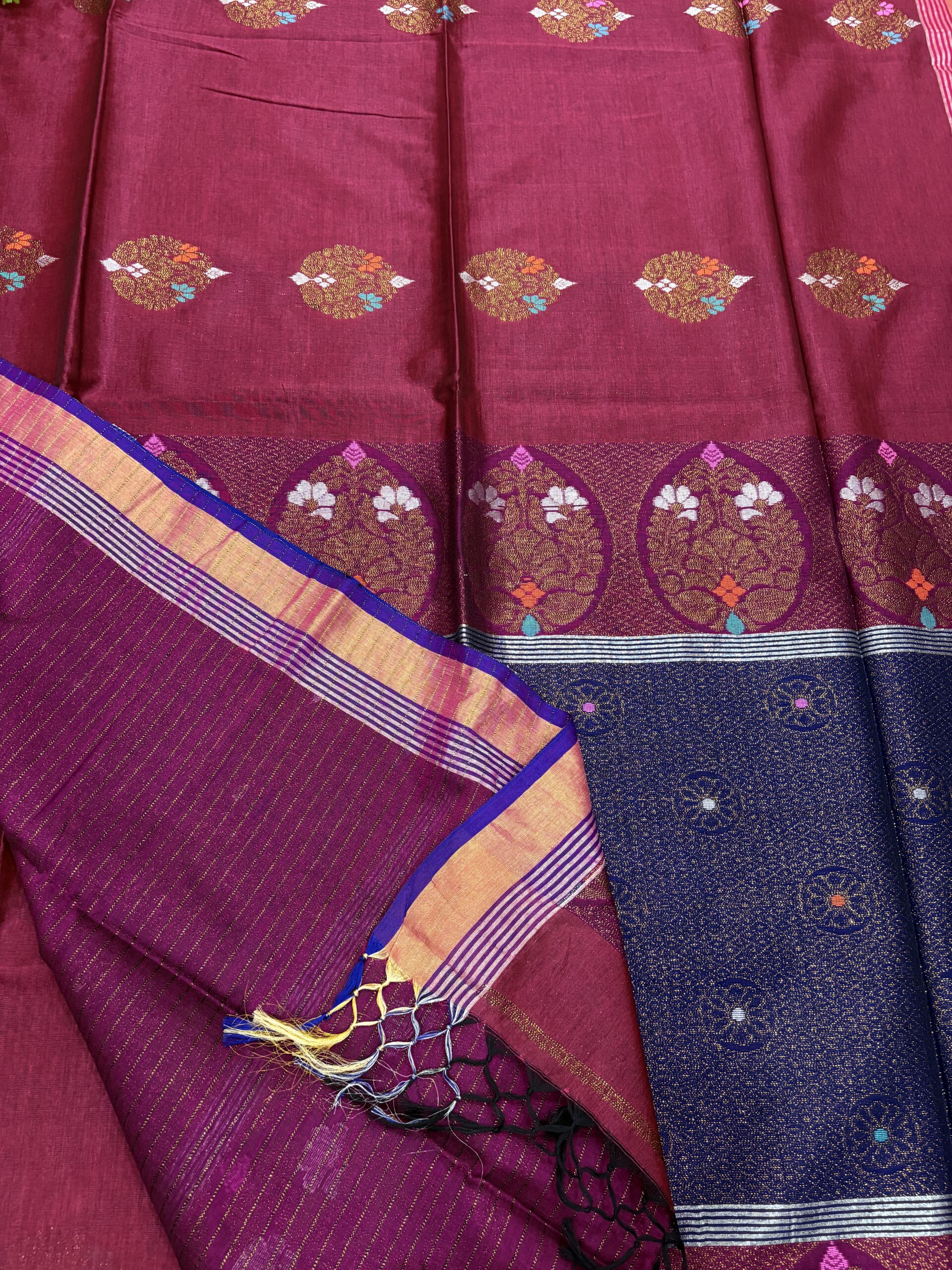 Maroon Bengal Handloom Katan Silk Kanjivaram Saree - Image 3