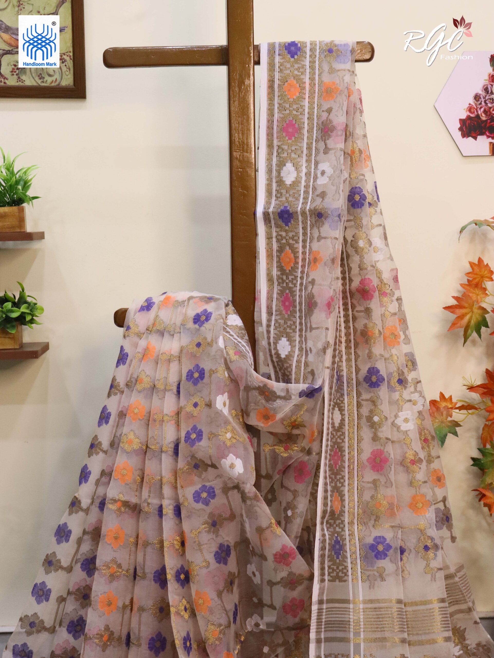 Pinkish White Pure Resham Dhakai Muslin Jamdani Saree - Image 2