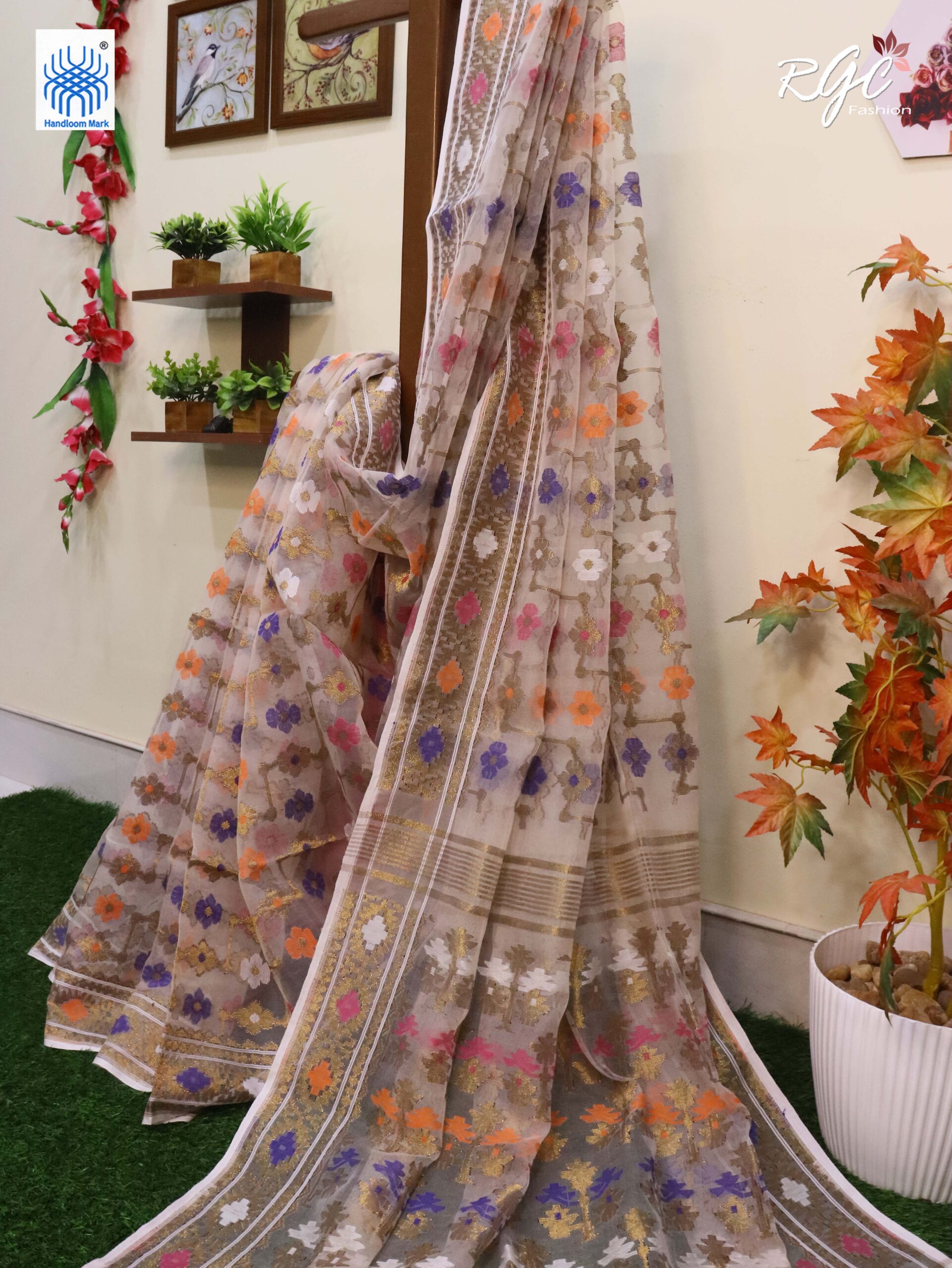 Pinkish White Pure Resham Dhakai Muslin Jamdani Saree - Image 3