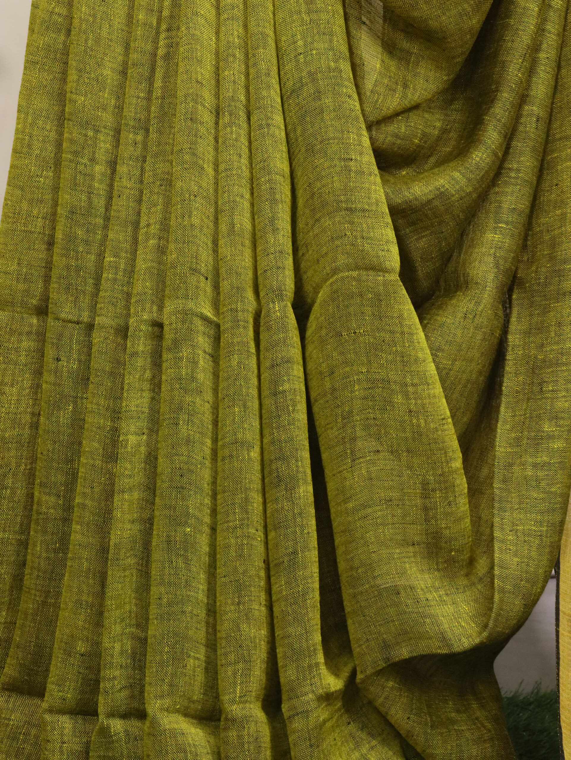 Blackish Yellow Linen Palin Golden Zari Border Saree - Image 6