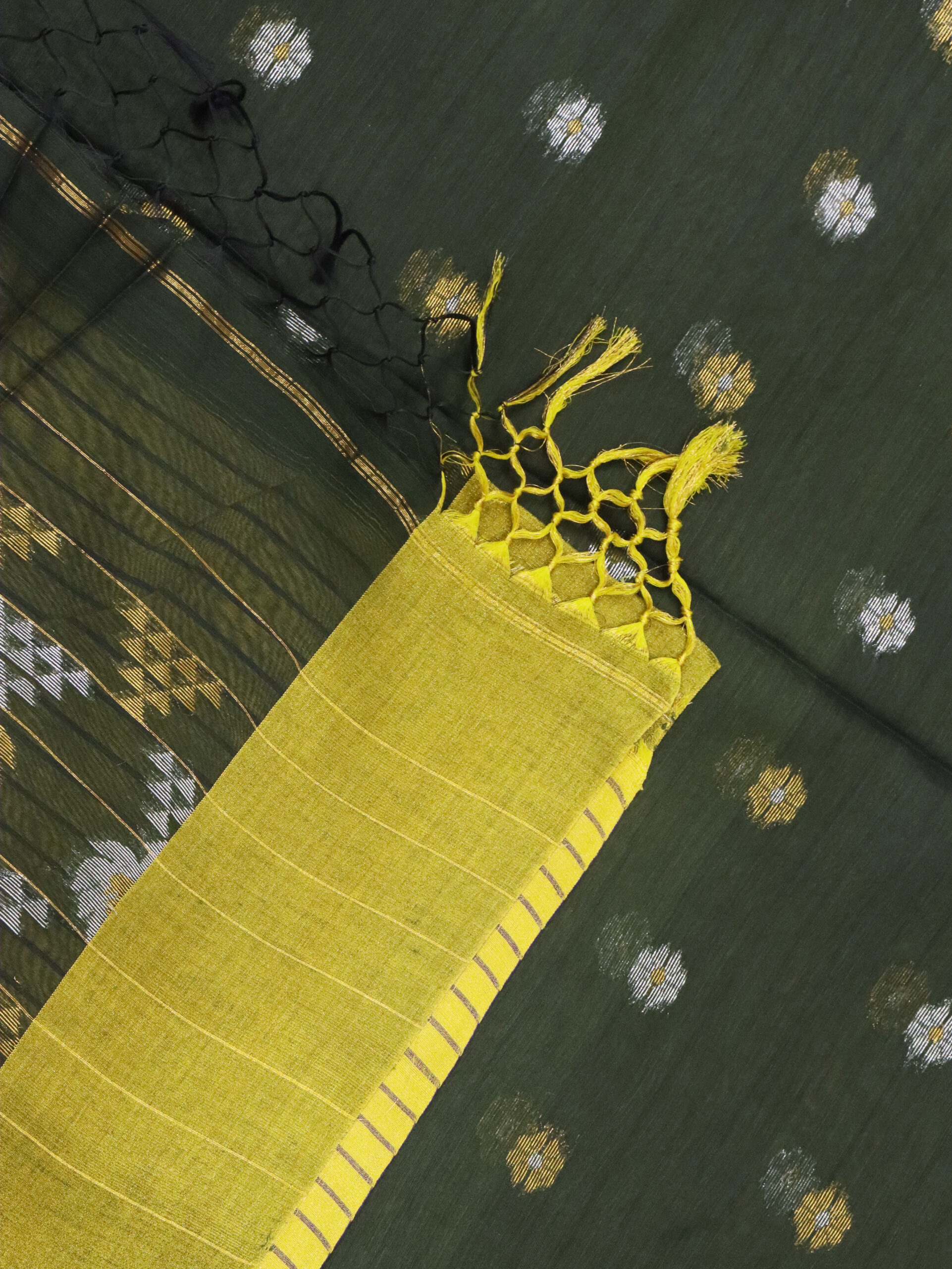 Dark Pista Green Cotton Silk Zari Jamdani Saree - Image 6