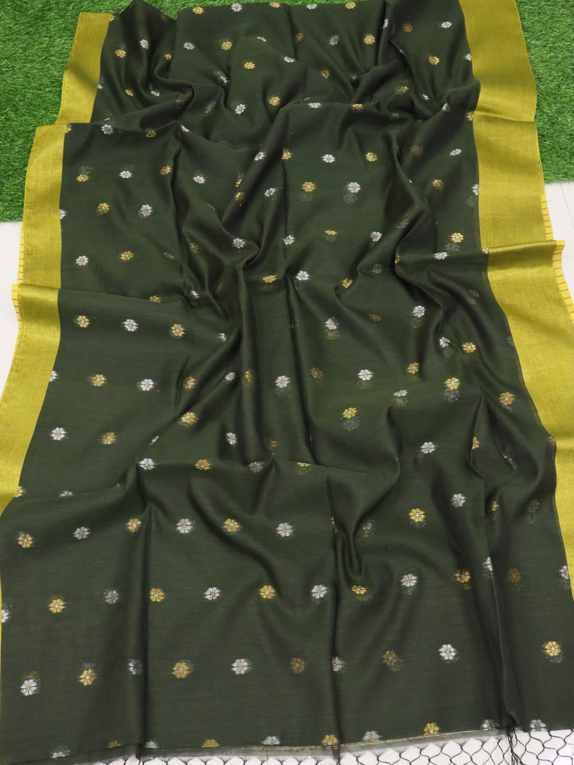 Dark Pista Green Cotton Silk Zari Jamdani Saree - Image 4