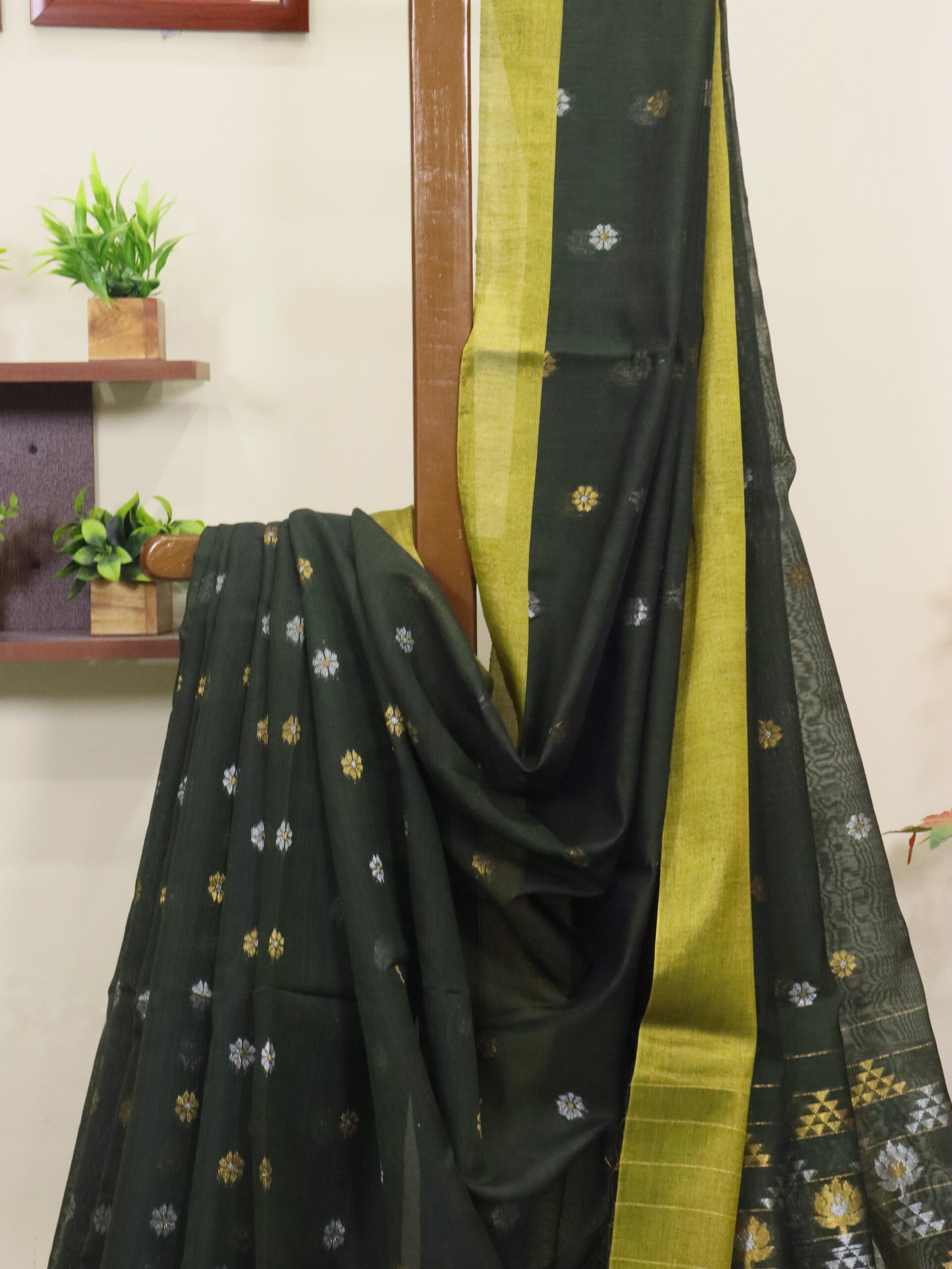 Dark Pista Green Cotton Silk Zari Jamdani Saree - Image 8