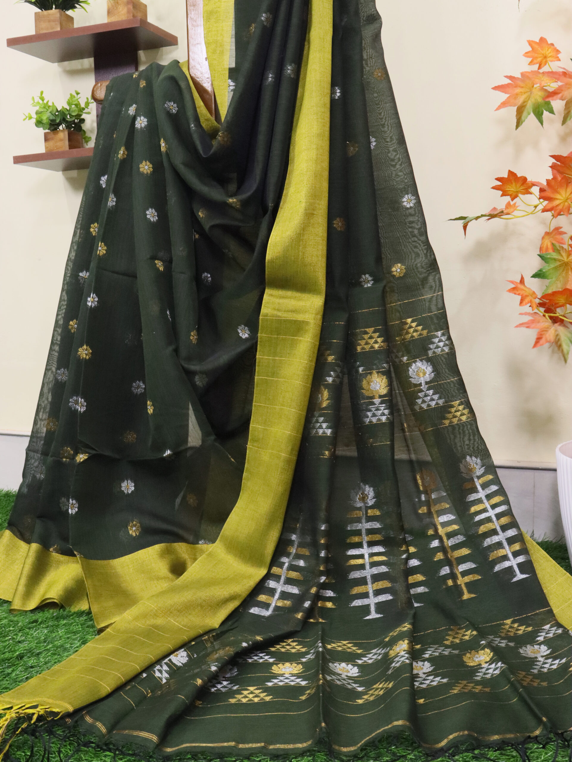 Dark Pista Green Cotton Silk Zari Jamdani Saree - Image 10