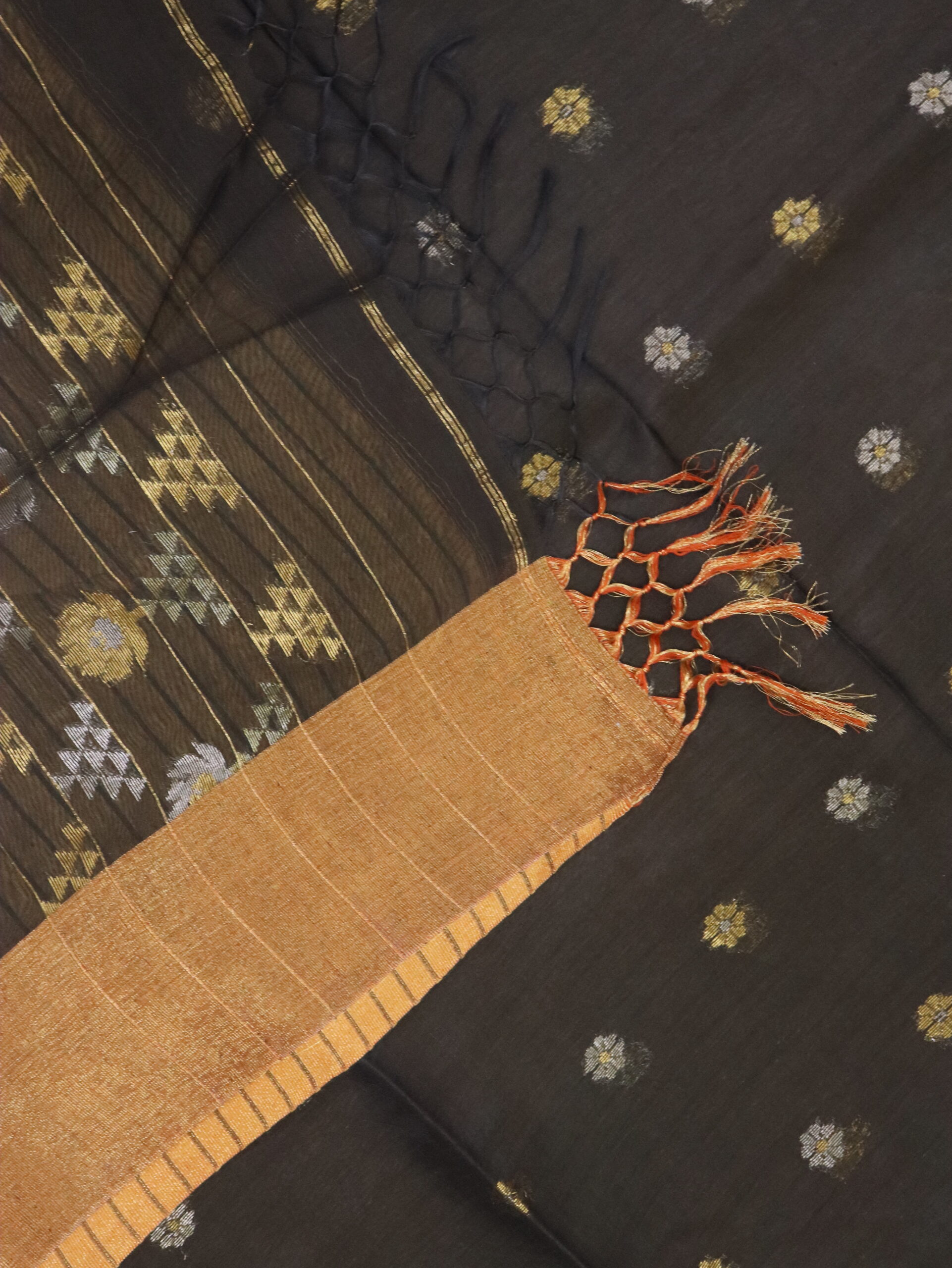 Blackish Brown Cotton Silk Zari Jamdani Saree - Image 8