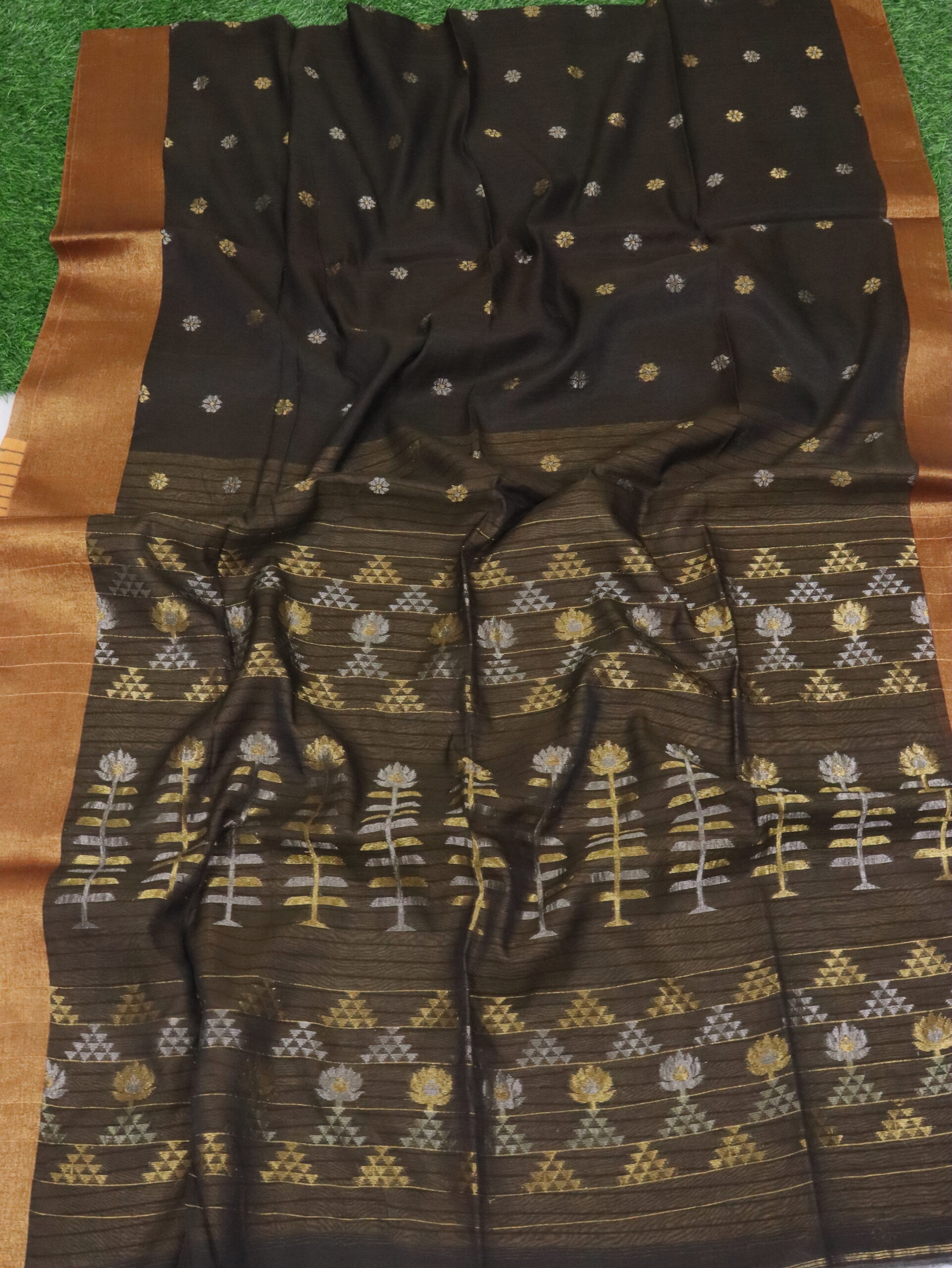 Blackish Brown Cotton Silk Zari Jamdani Saree - Image 6