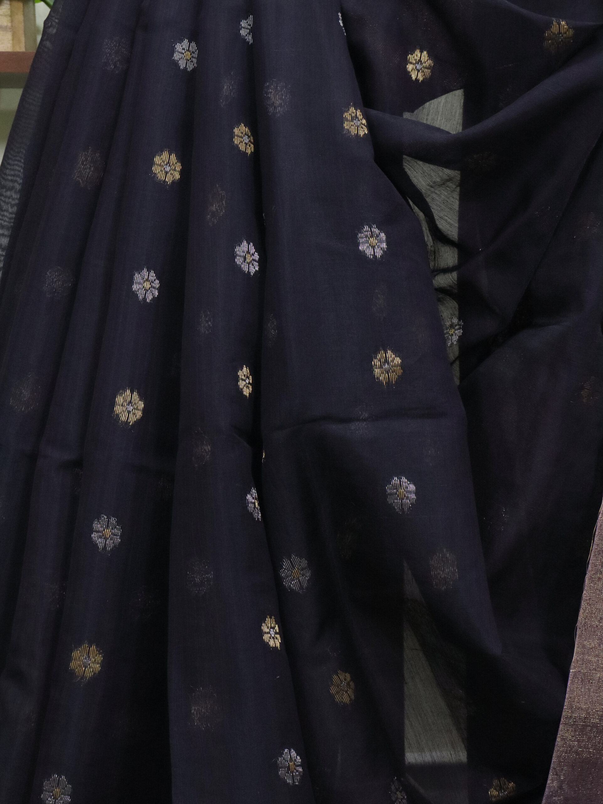 Purple Black Cotton Silk Zari Jamdani Saree - Image 3