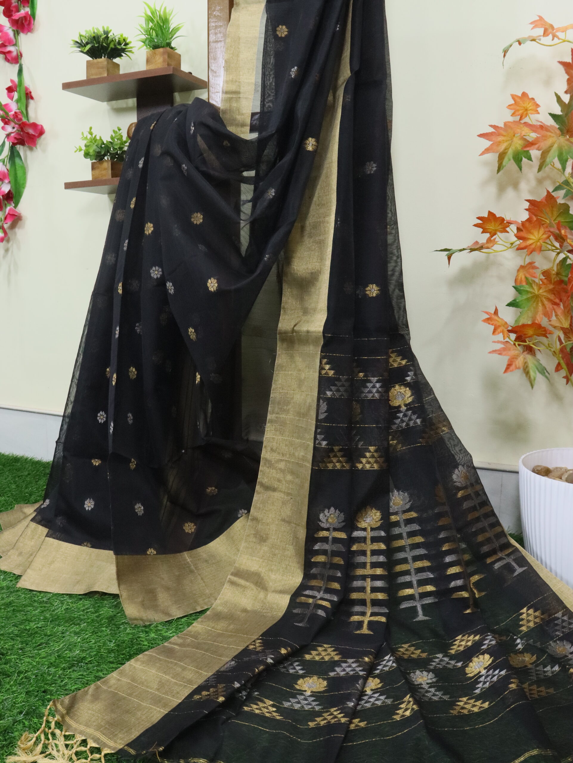 Black Cotton Silk Zari Jamdani Saree - Image 2