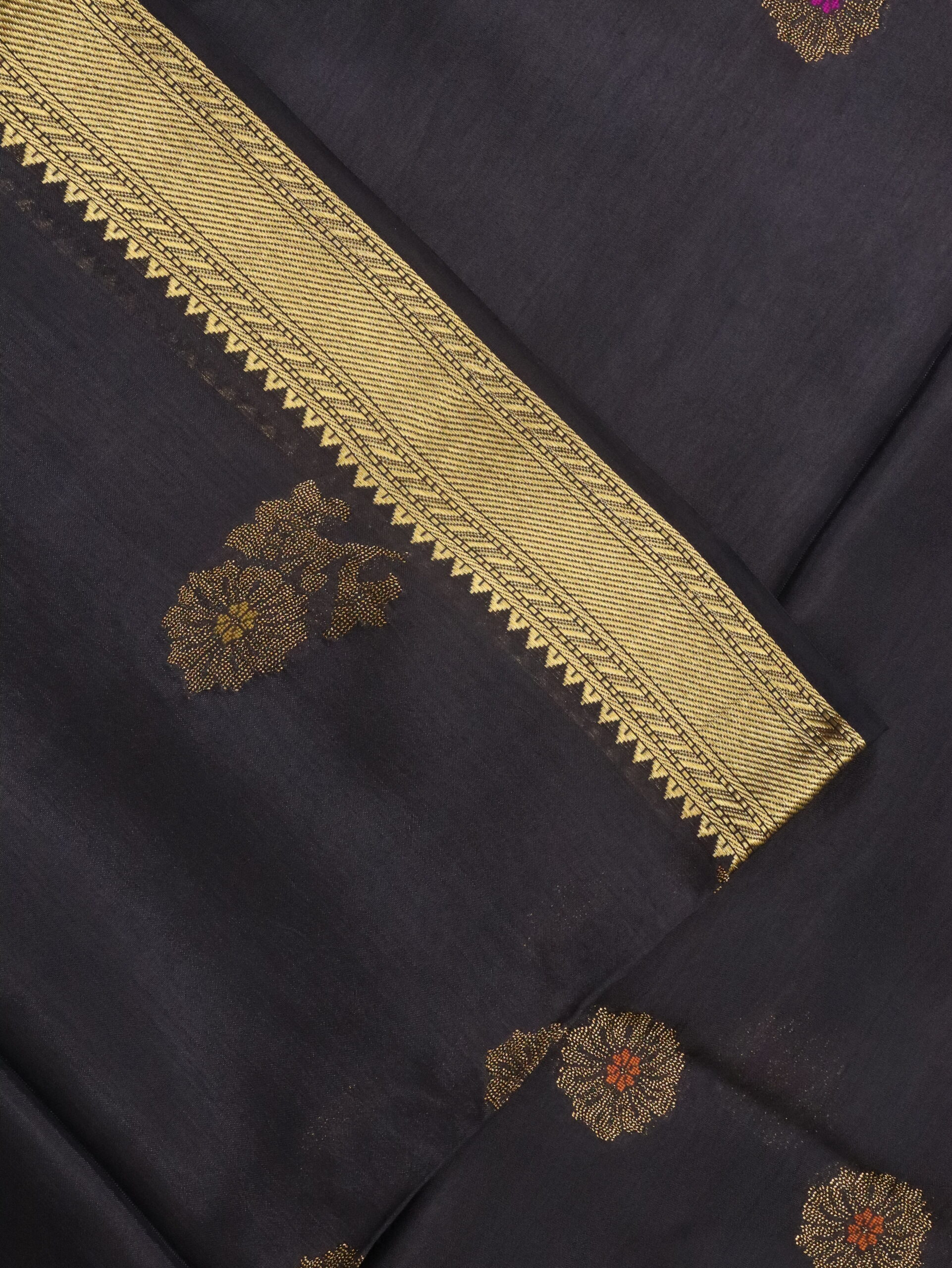 Black Katan Silk Jamdani Saree with Blouse Piece - Image 5