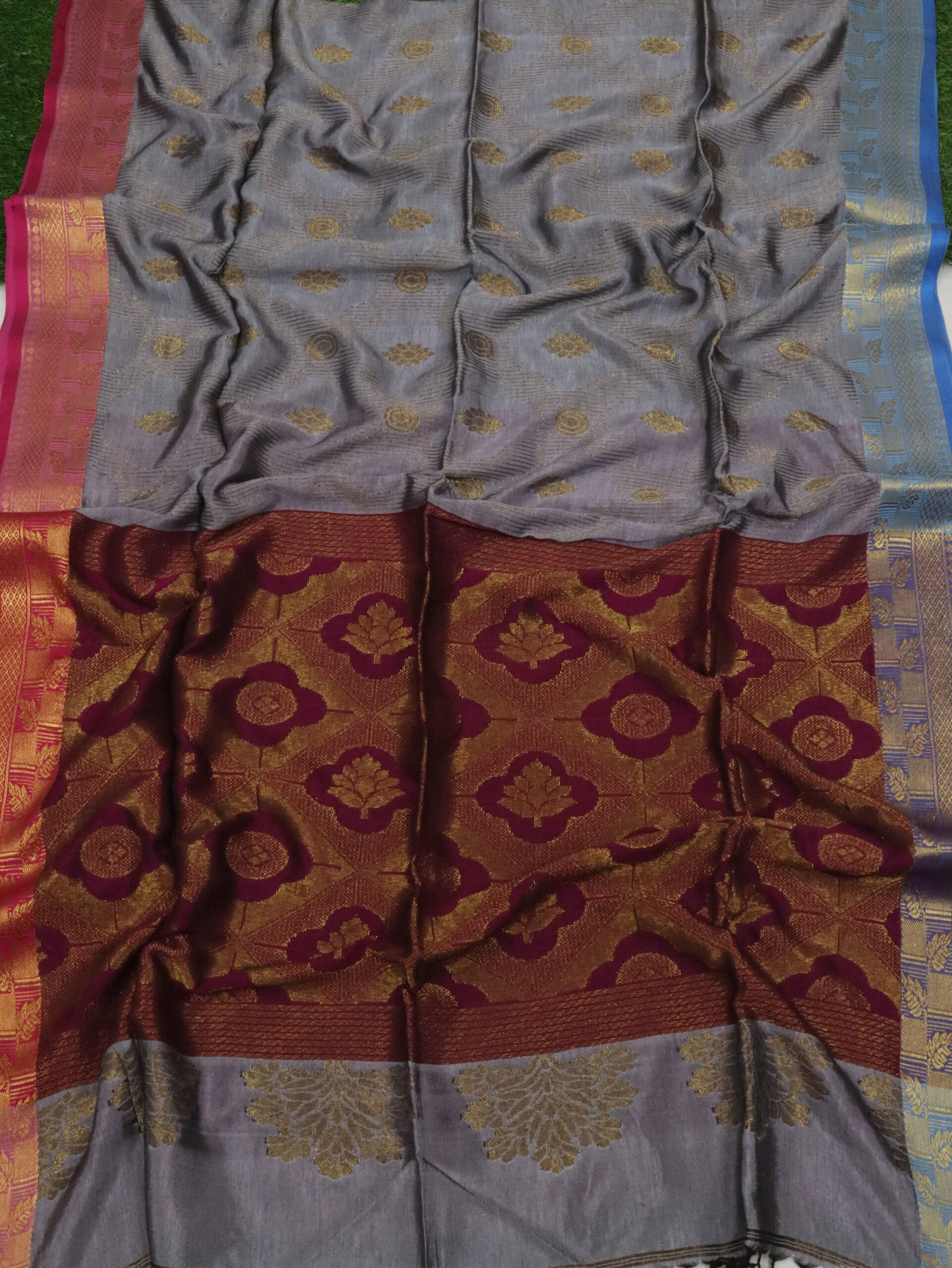Gray Katan Silk Jamdani Saree with Blouse Piece - Image 10