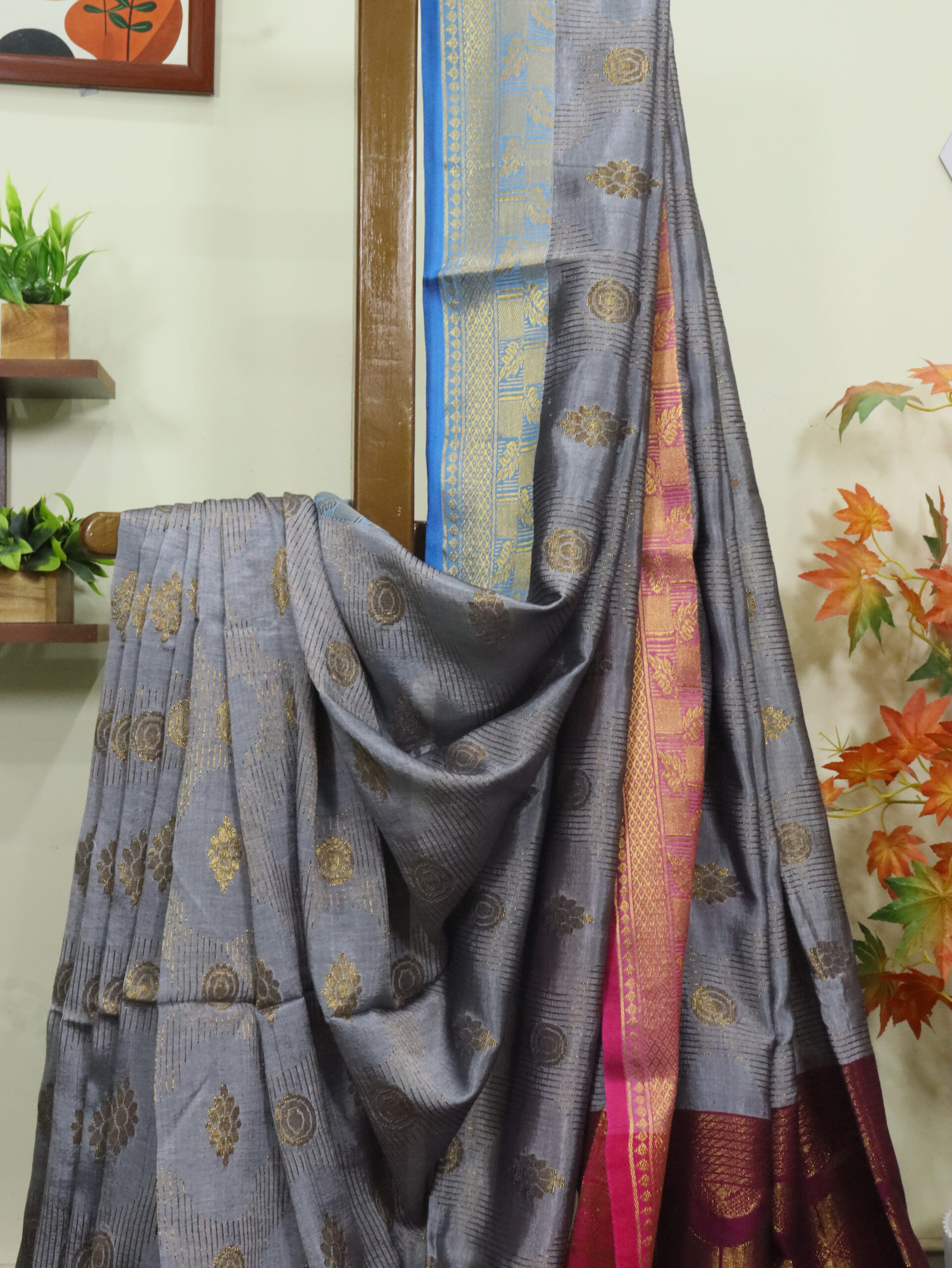 Gray Katan Silk Jamdani Saree with Blouse Piece - Image 2