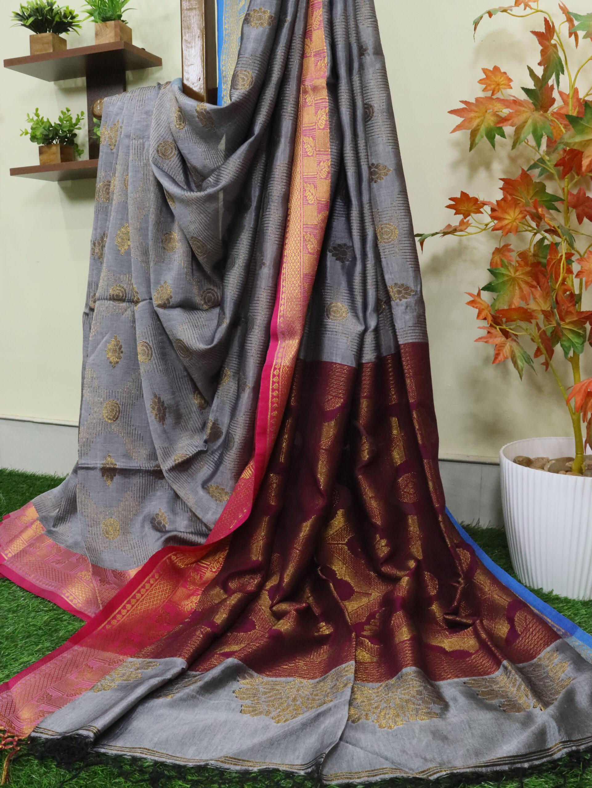 Gray Katan Silk Jamdani Saree with Blouse Piece - Image 4