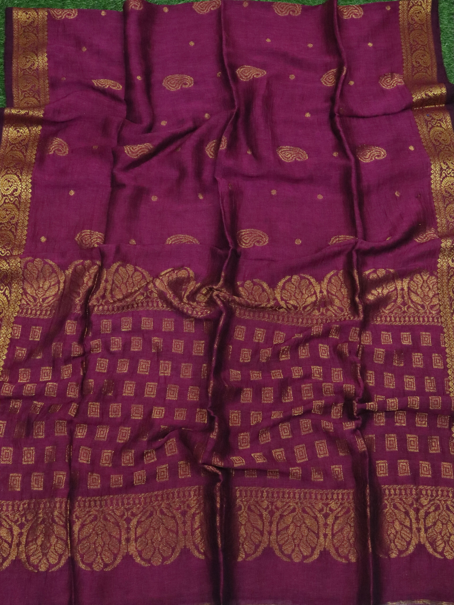Beetroot Paisley Buta Organic Linen Jamdani Saree - Image 6