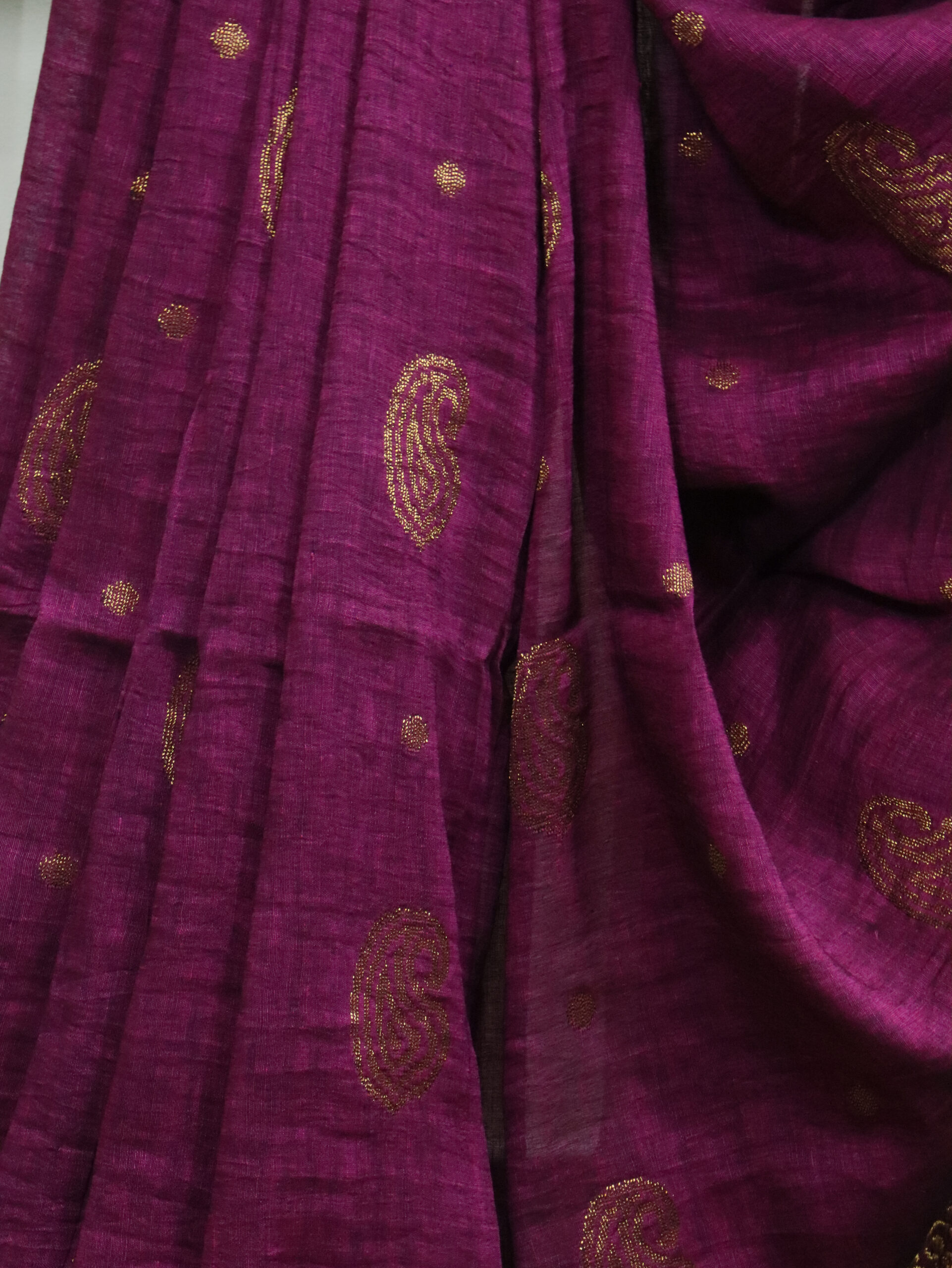 Beetroot Paisley Buta Organic Linen Jamdani Saree - Image 3