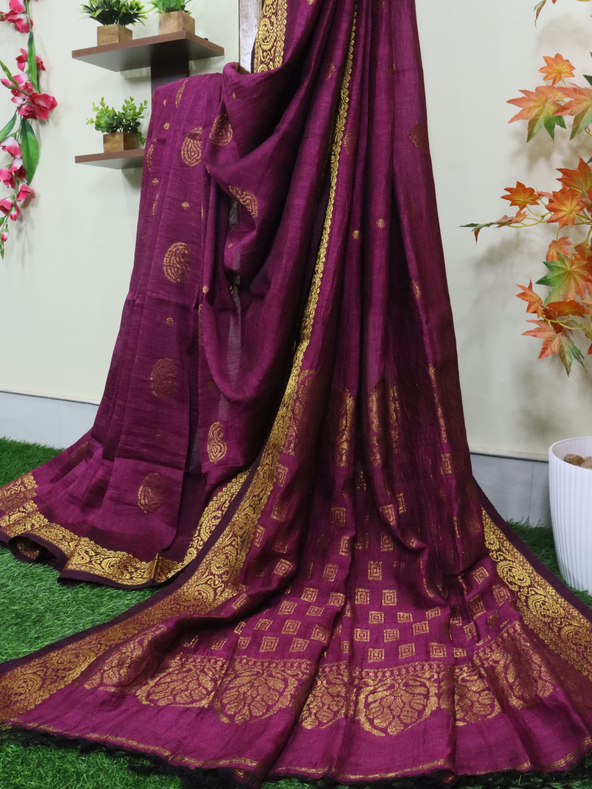 Beetroot Paisley Buta Organic Linen Jamdani Saree - Image 2