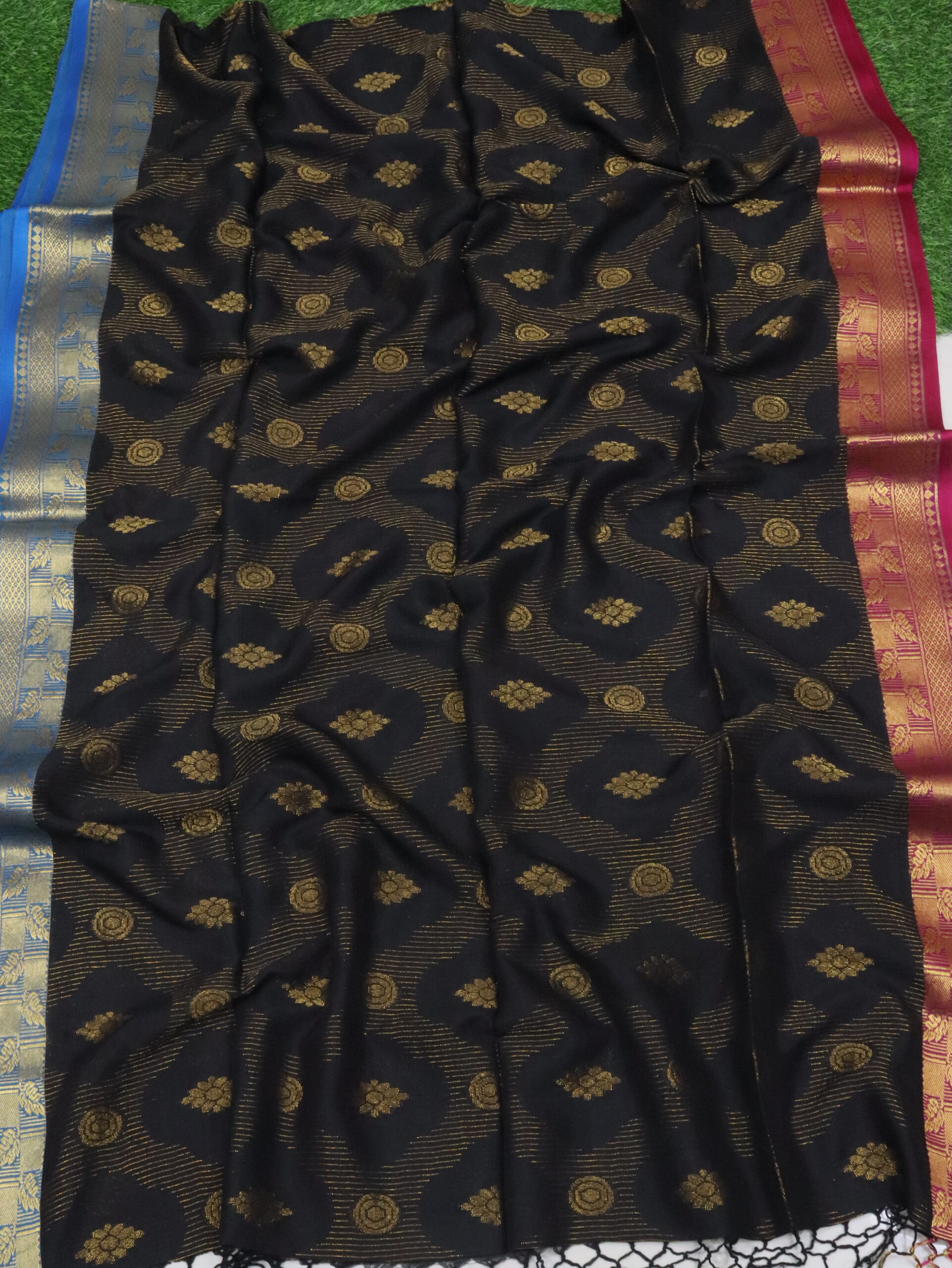 Black Katan Silk Jamdani Saree with Blouse Piece - Image 5