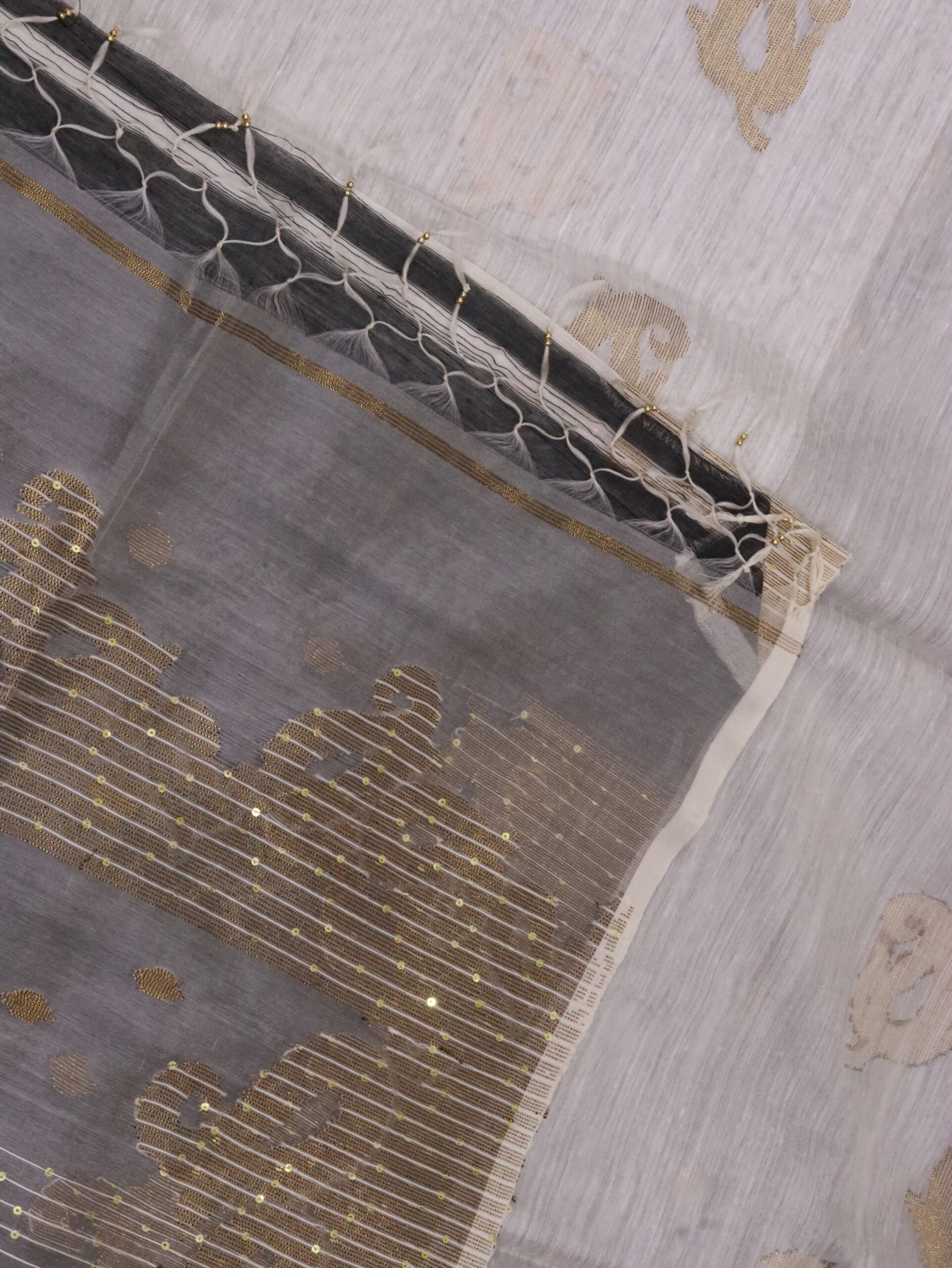 Off-white Matka Muslin Silk Antique Zari Sequence Work Jamdani Saree - Image 5