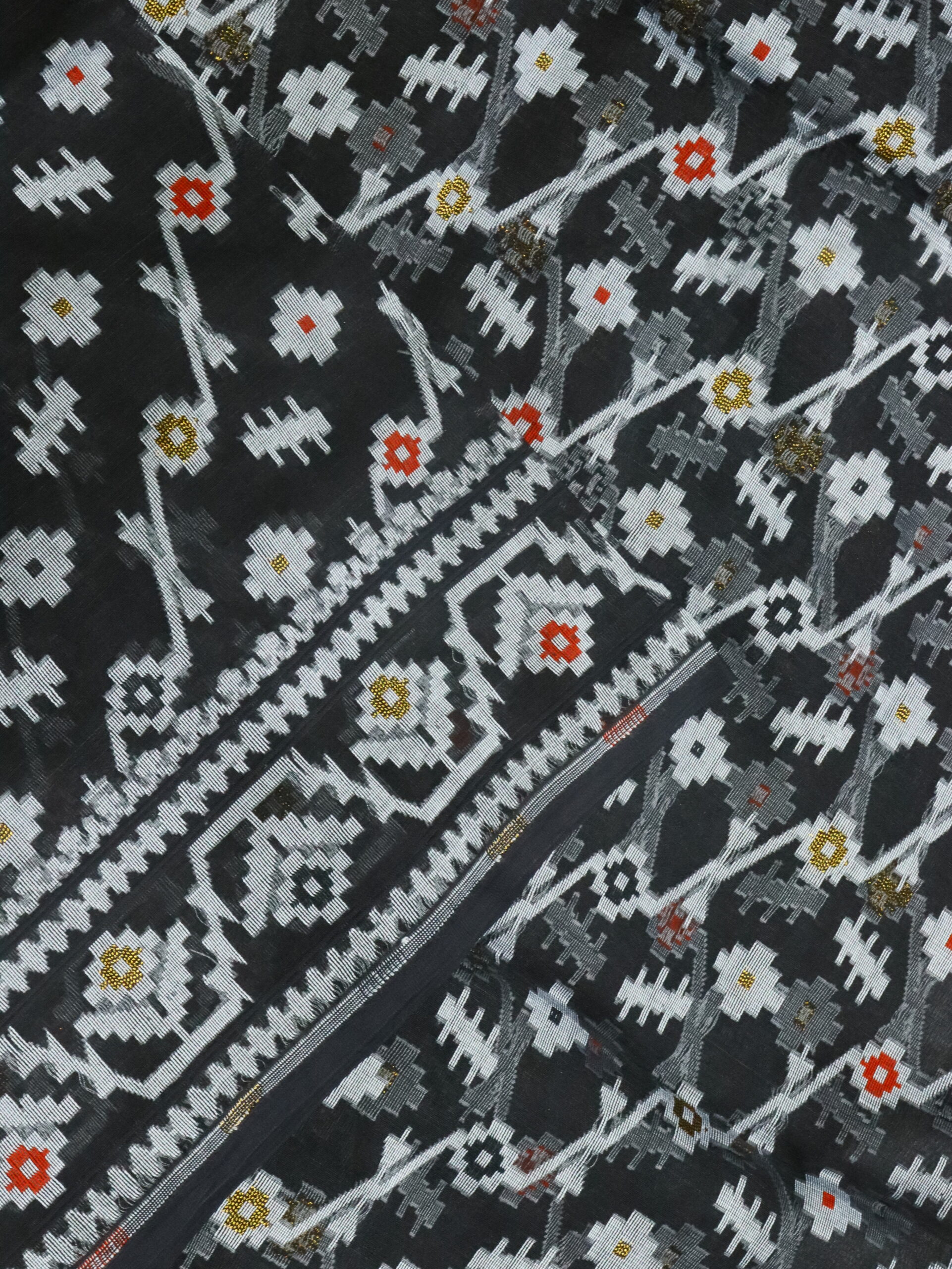 Black Pure Resham Dhakai Muslin Jamdani Saree - Image 3