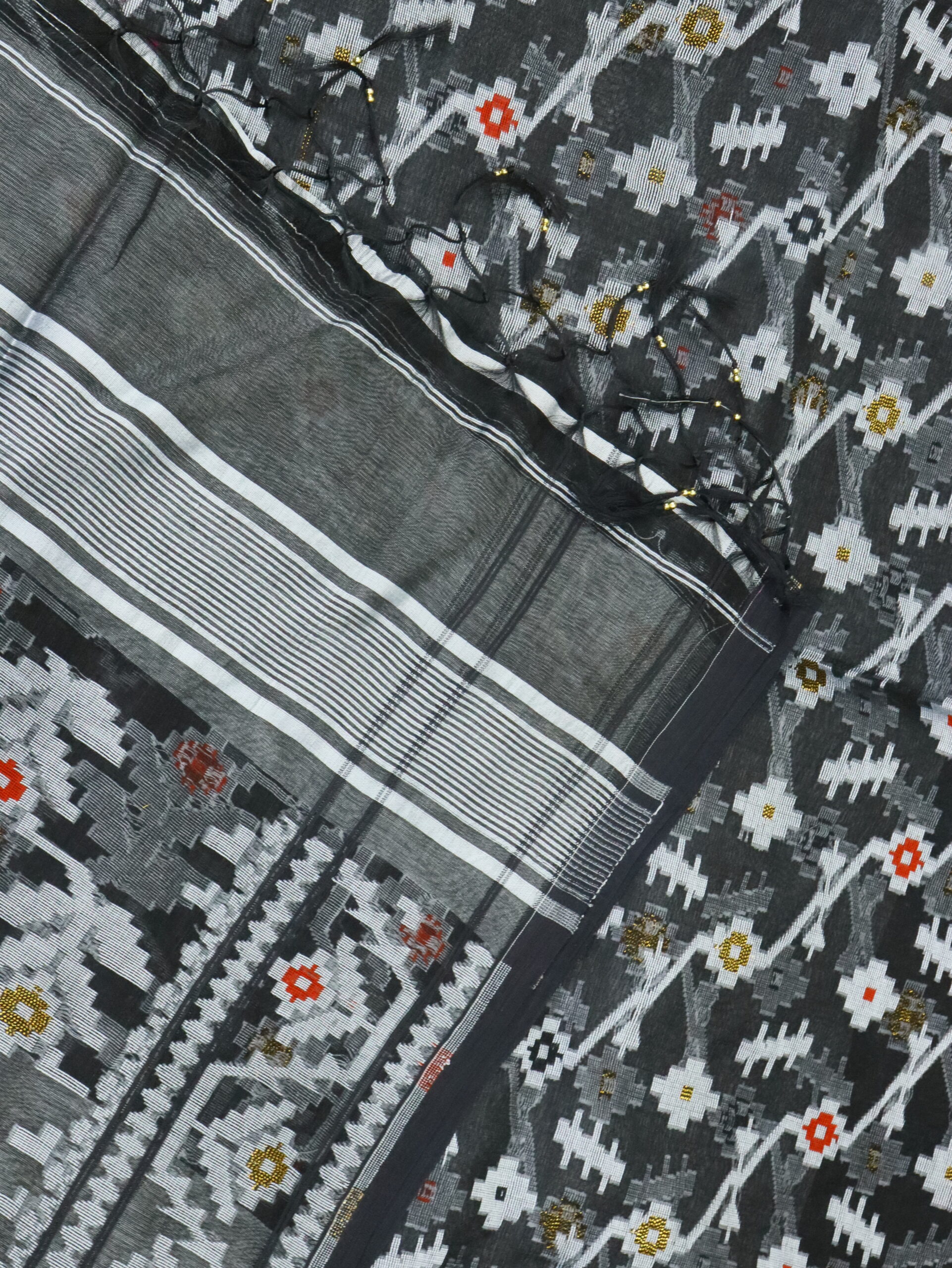 Black Pure Resham Dhakai Muslin Jamdani Saree - Image 4