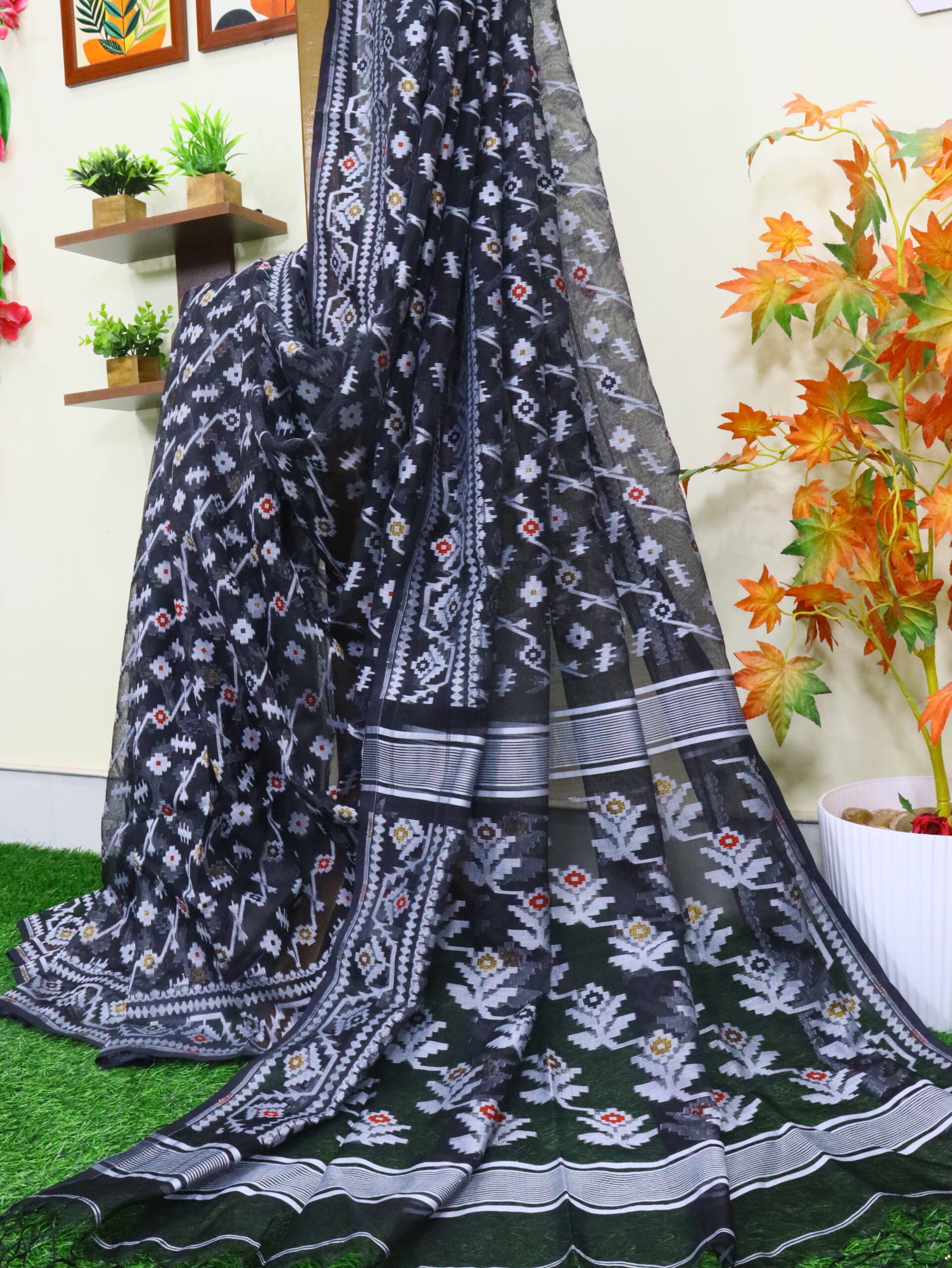 Black Pure Resham Dhakai Muslin Jamdani Saree - Image 8