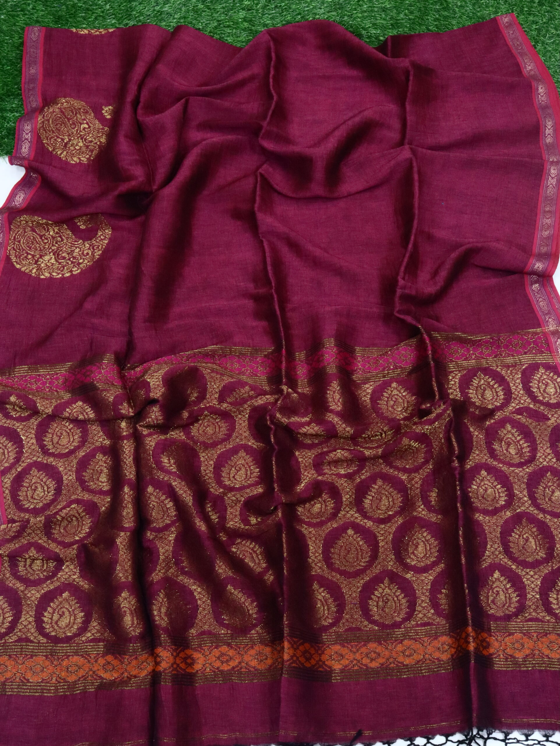 Beetroot Paisley Buta Organic Linen Jamdani Saree with Designer Blouse Piece - Image 5