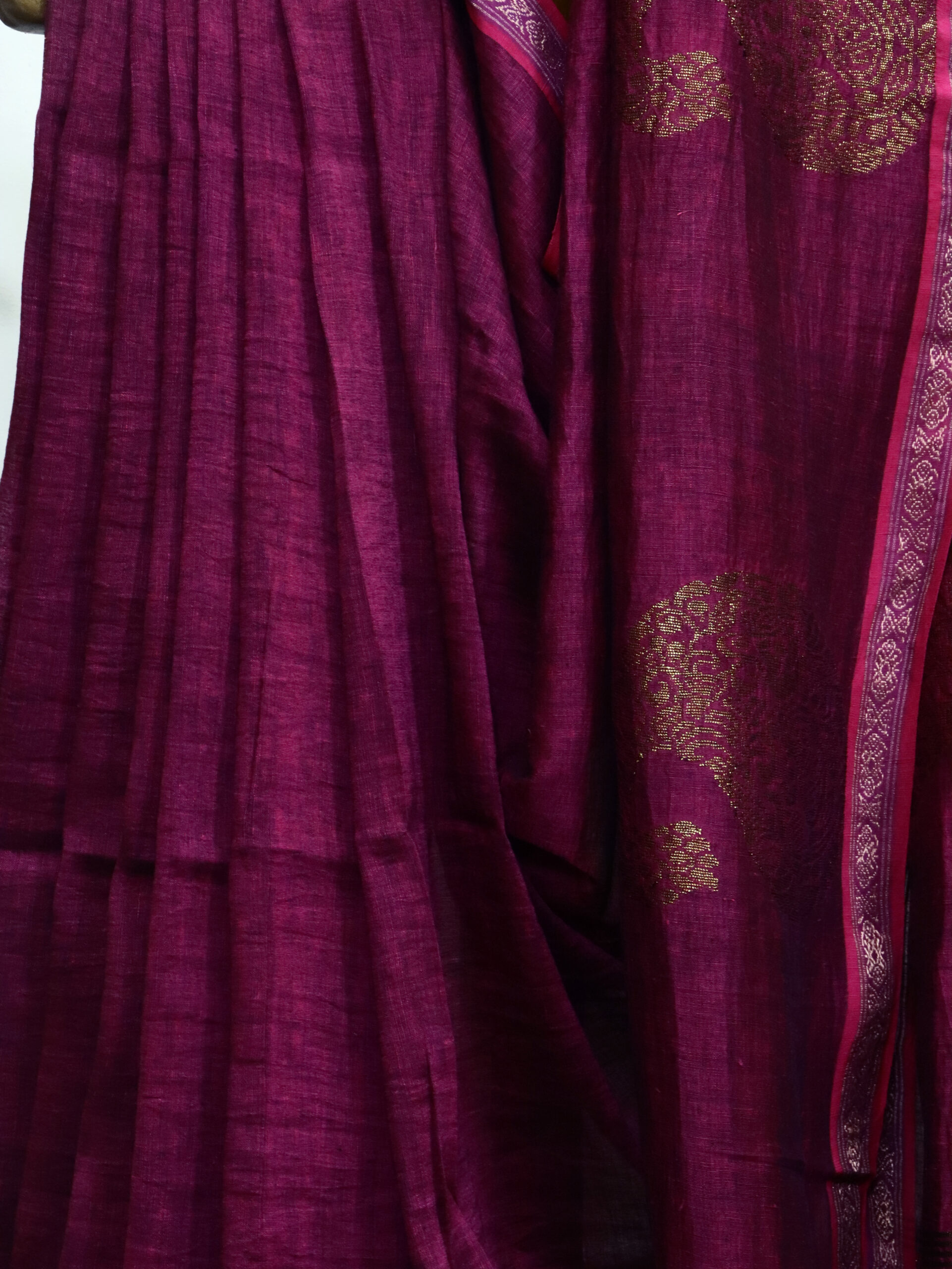 Beetroot Paisley Buta Organic Linen Jamdani Saree with Designer Blouse Piece - Image 3