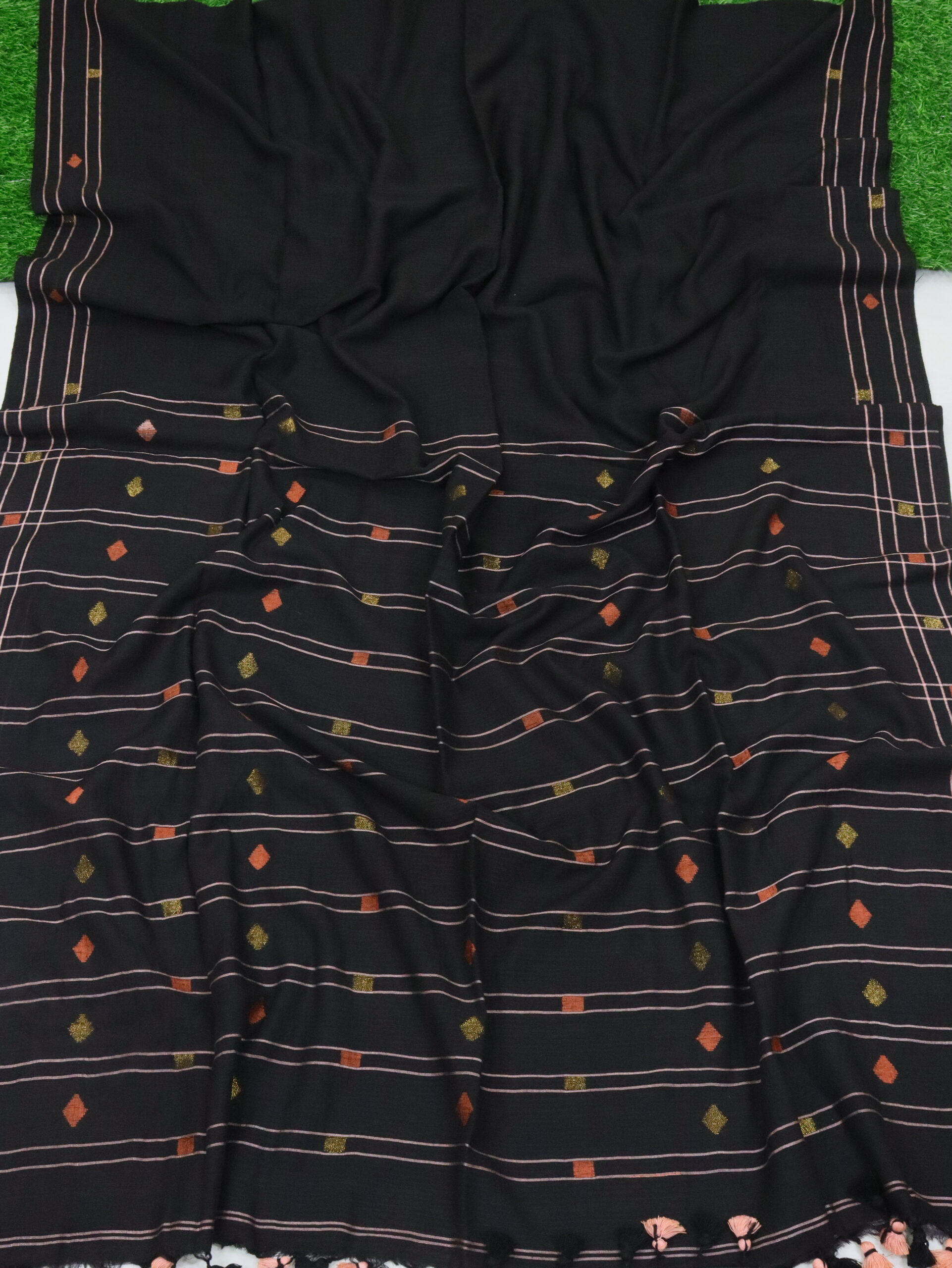 Black Premium Mulmul Cotton Jamdani Saree - Image 3