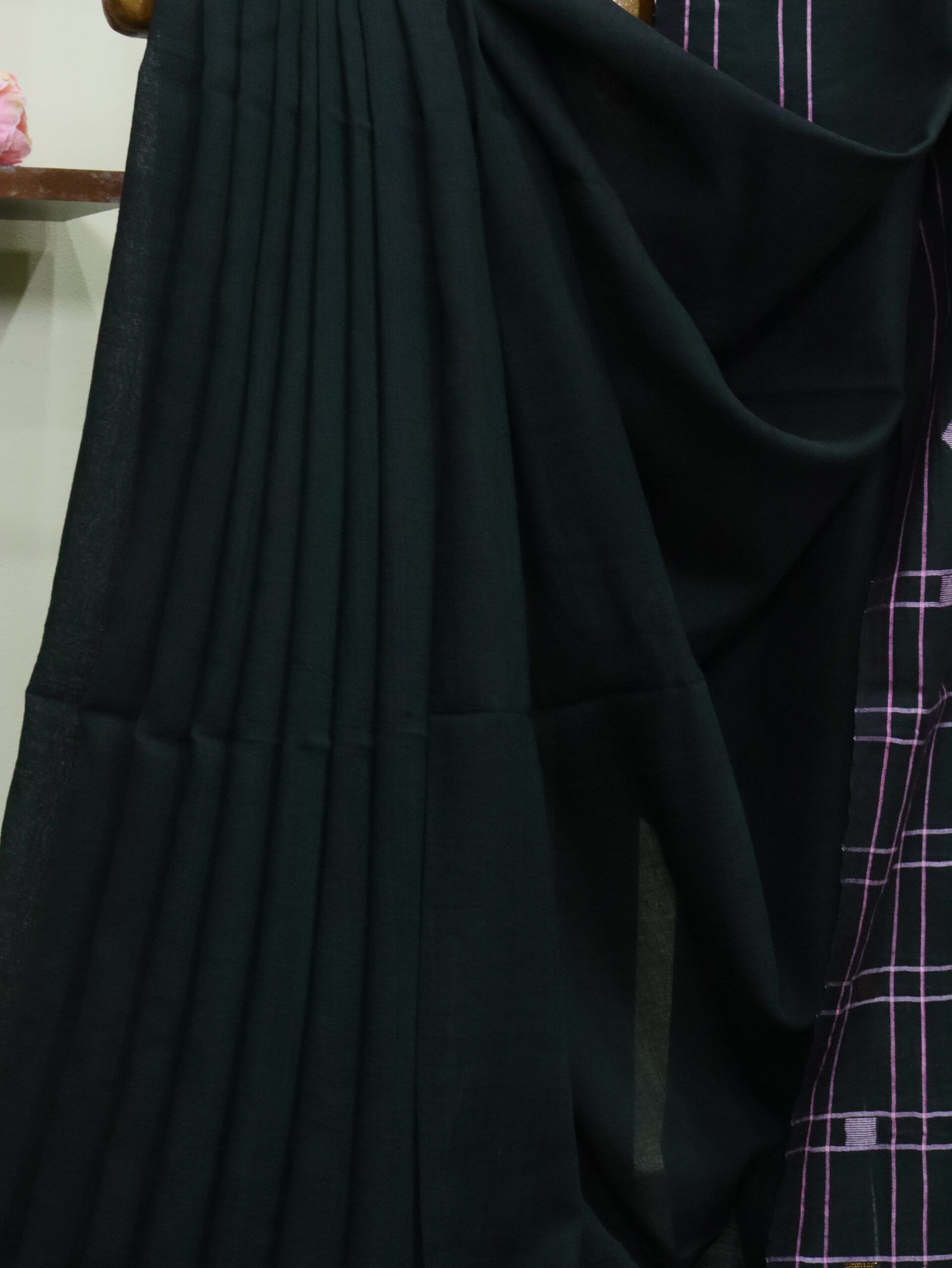 Blackish Bottle Green Premium Mulmul Cotton Jamdani Saree - Image 3