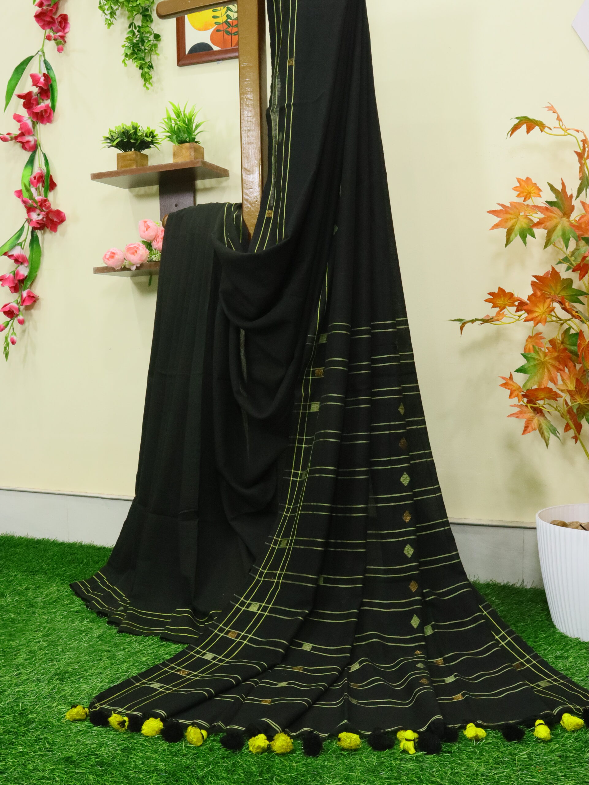 Yellow Black Premium Mulmul Cotton Jamdani Saree - Image 2