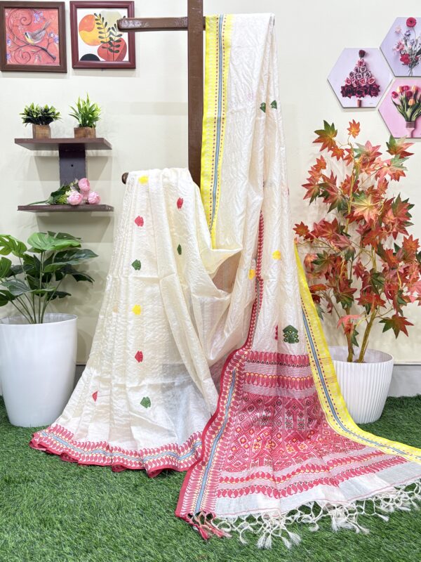 Off-White Pure Tussar Bengal Traditional Handloom Jamdani Saree
