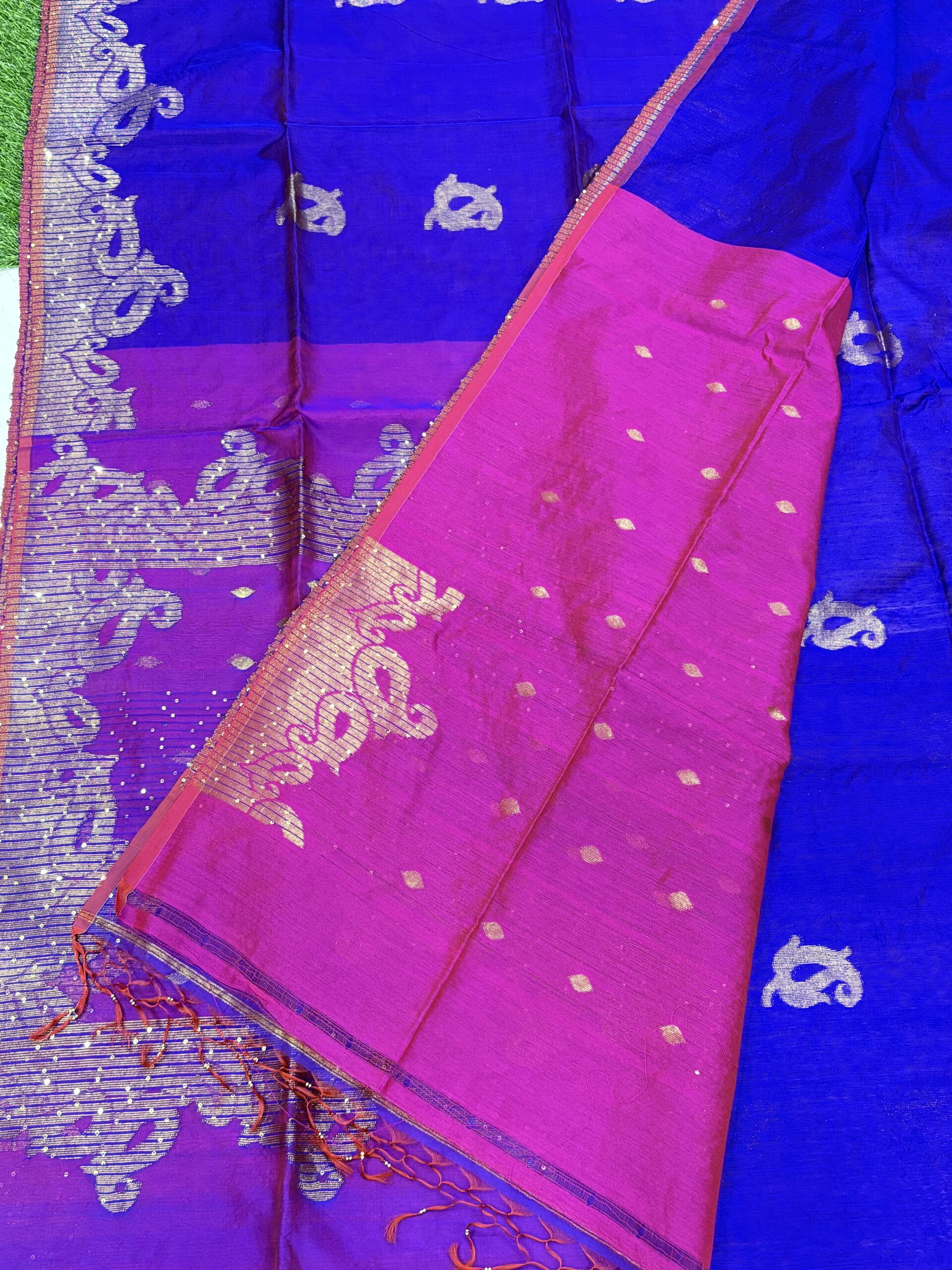 Purple Matka Muslin Silk Antique Zari Sequence Work Jamdani Saree - Image 10