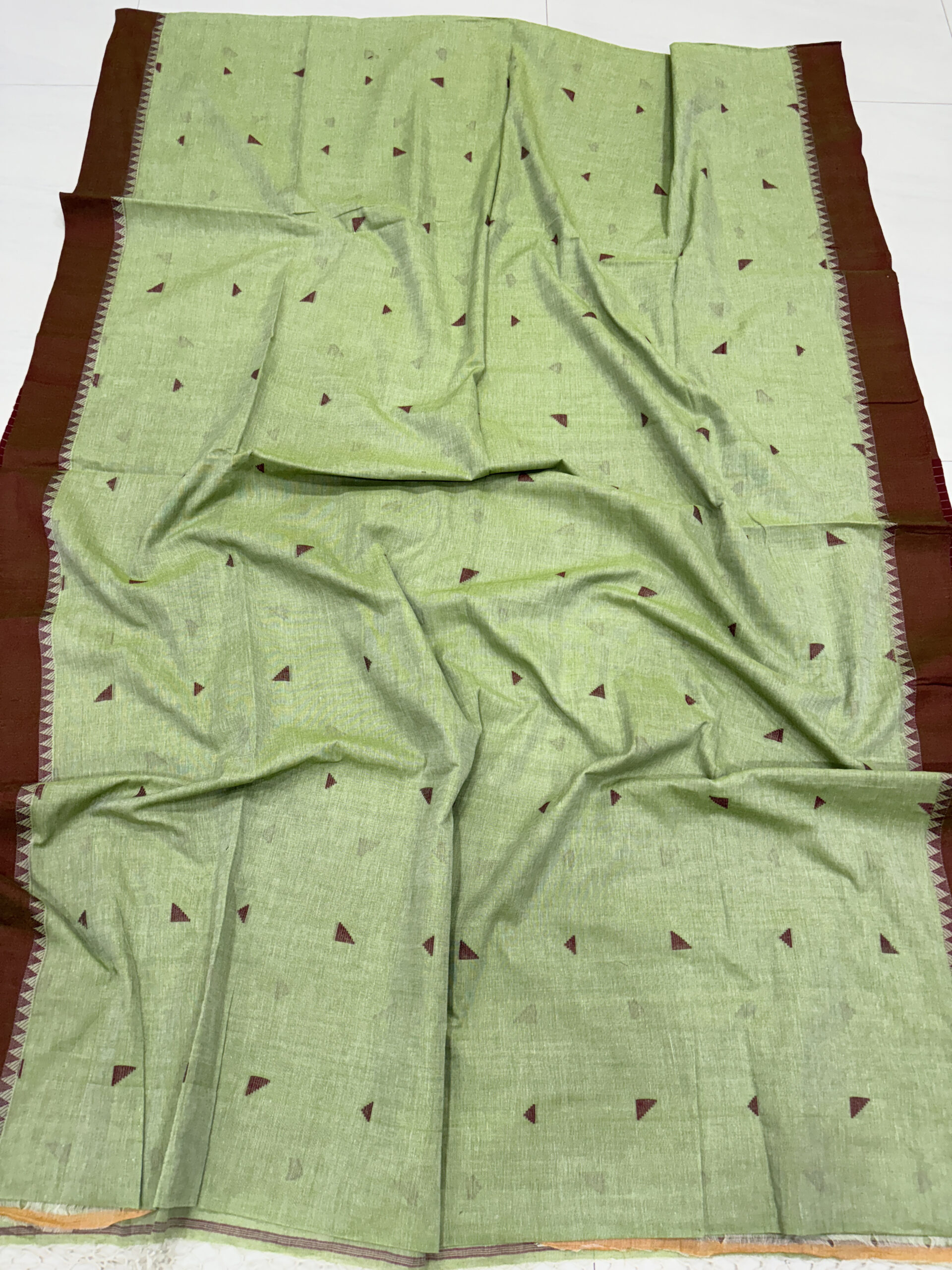 Light Green Handloom Mulmul Cotton Triangle Jamdani Saree - Image 4