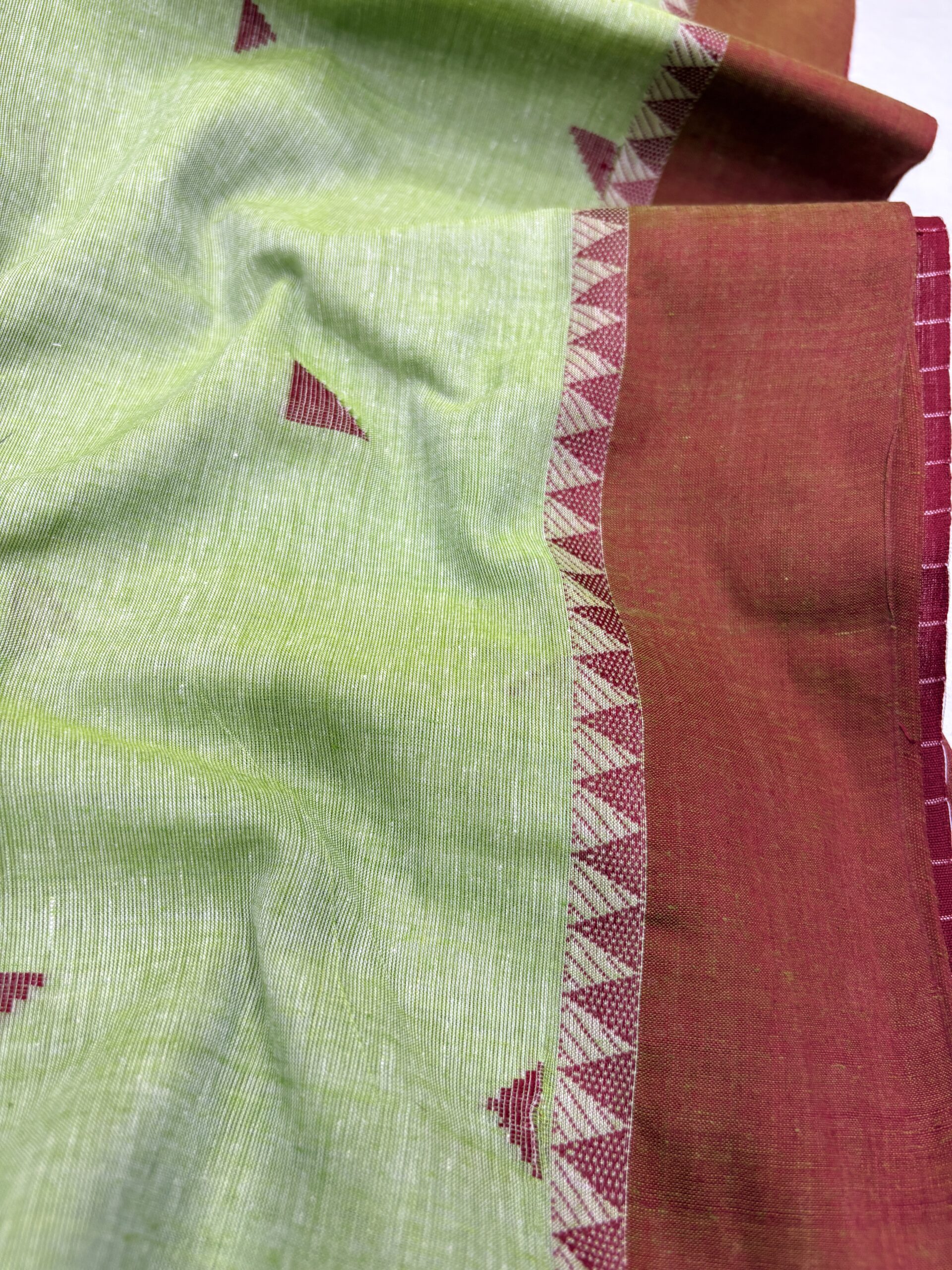 Light Green Handloom Mulmul Cotton Triangle Jamdani Saree - Image 3