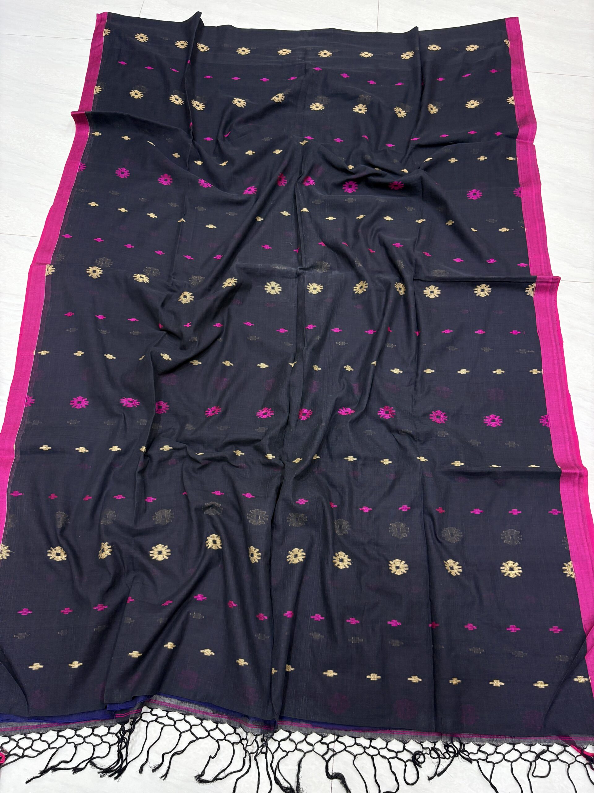Black Handloom Mulmul Cotton Dhakai Jamdani Saree - Image 2