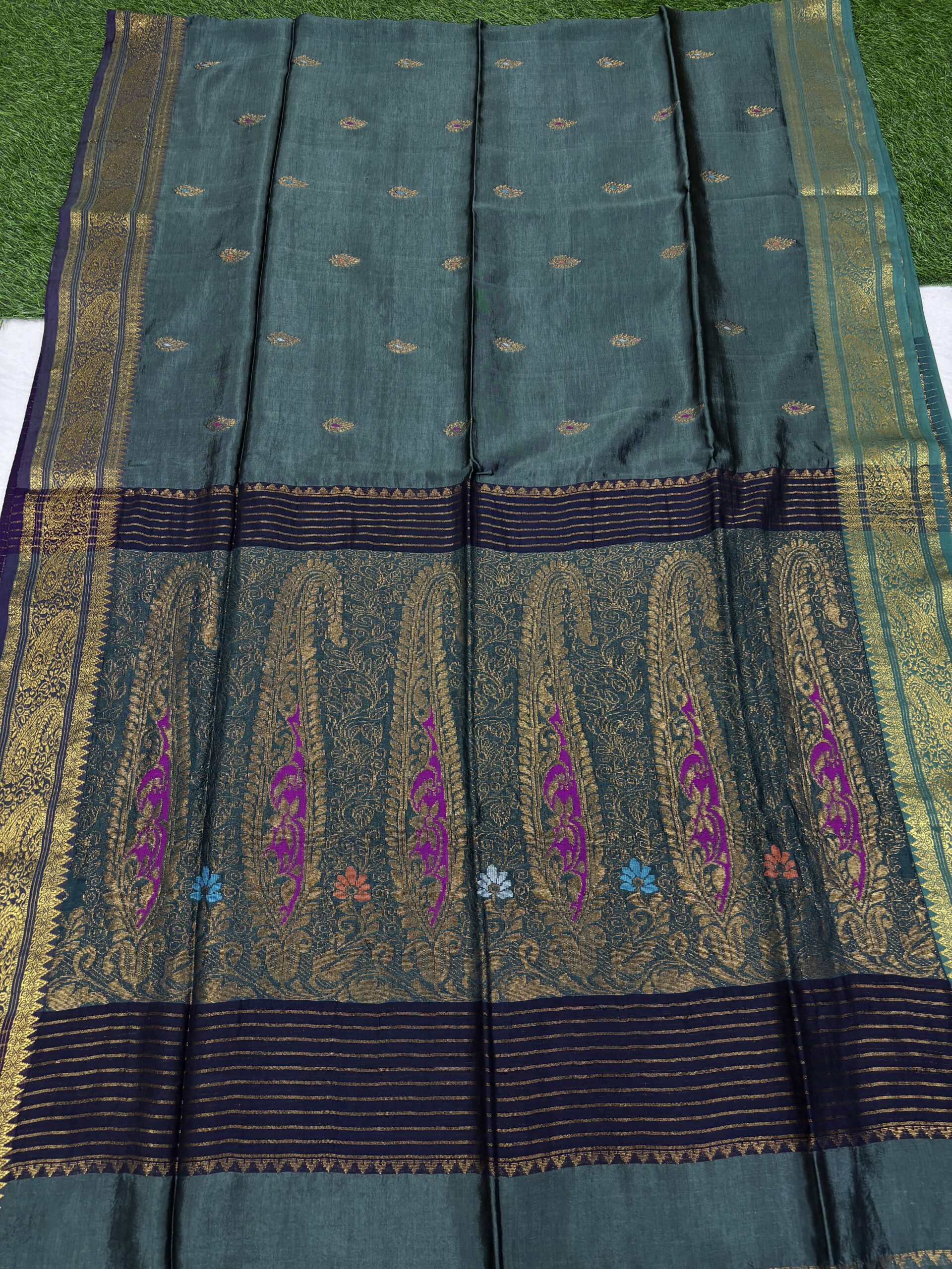 Rama Green Paisley Katan Silk Jamdani Saree with Blouse Piece - Image 5
