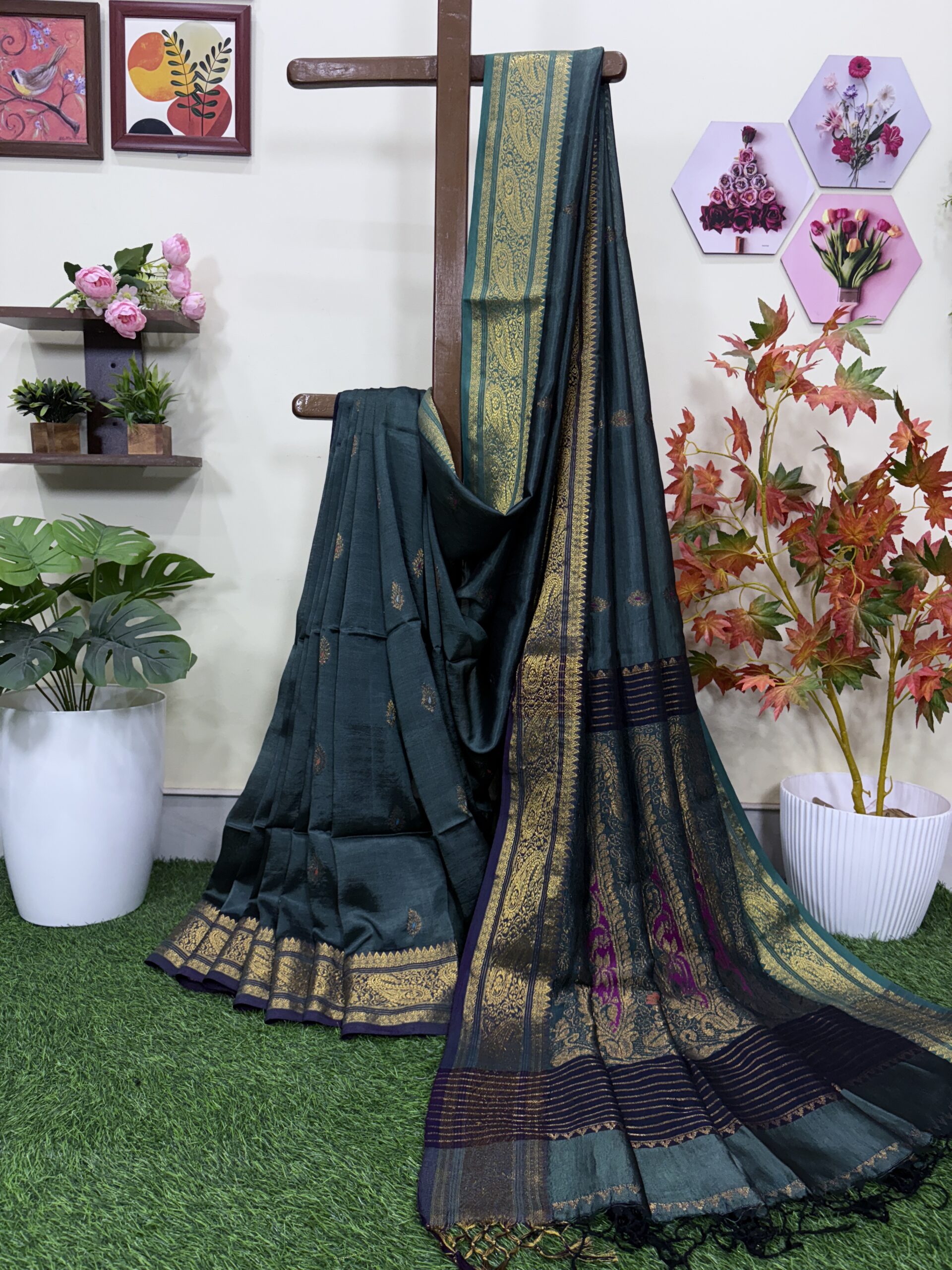 Rama Green Paisley Katan Silk Jamdani Saree with Blouse Piece