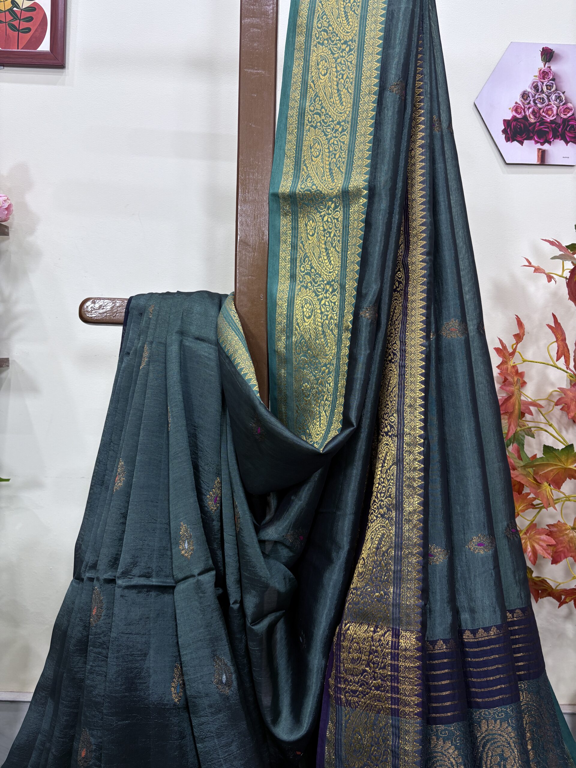 Rama Green Paisley Katan Silk Jamdani Saree with Blouse Piece - Image 2