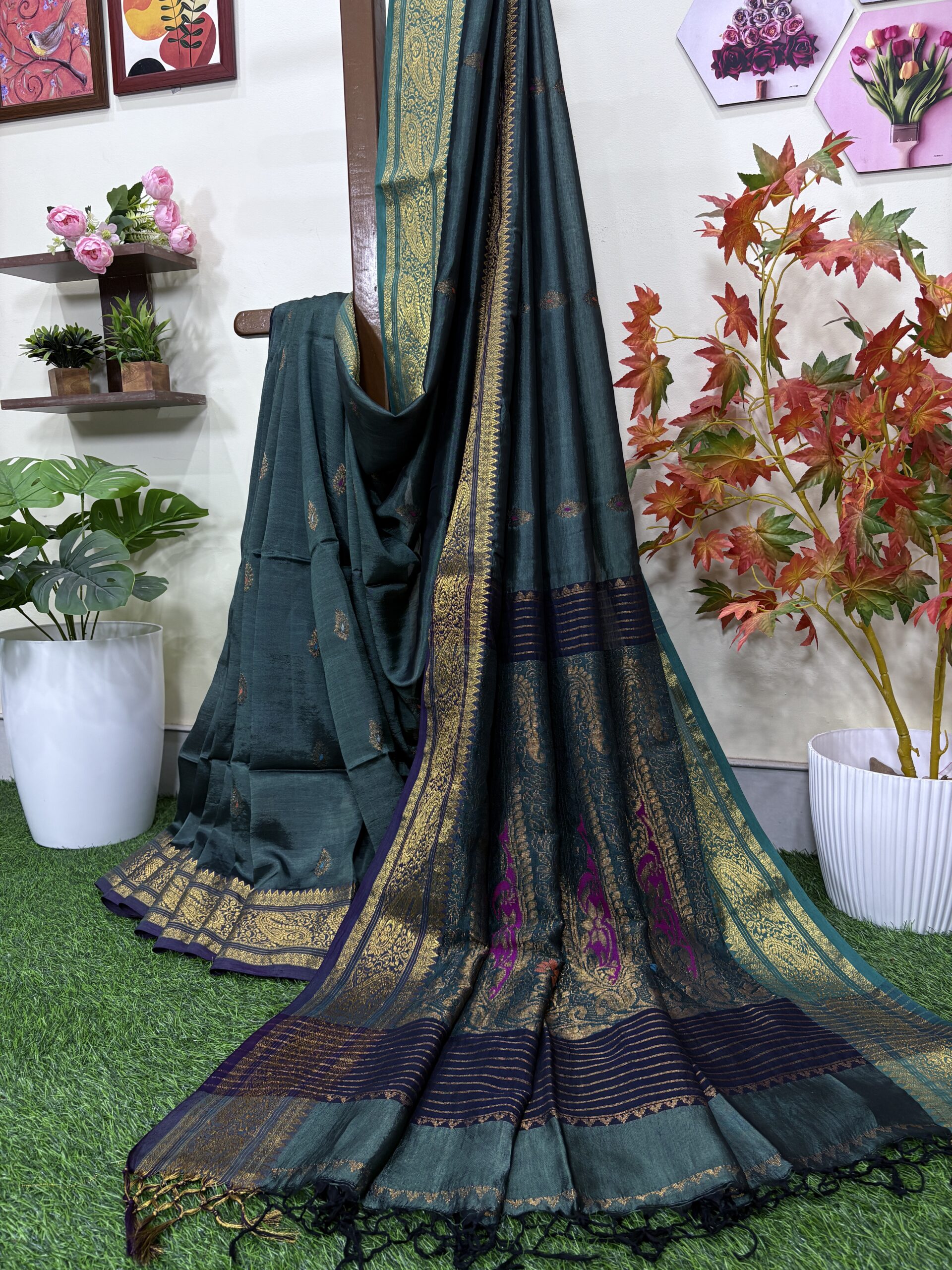 Rama Green Paisley Katan Silk Jamdani Saree with Blouse Piece - Image 3