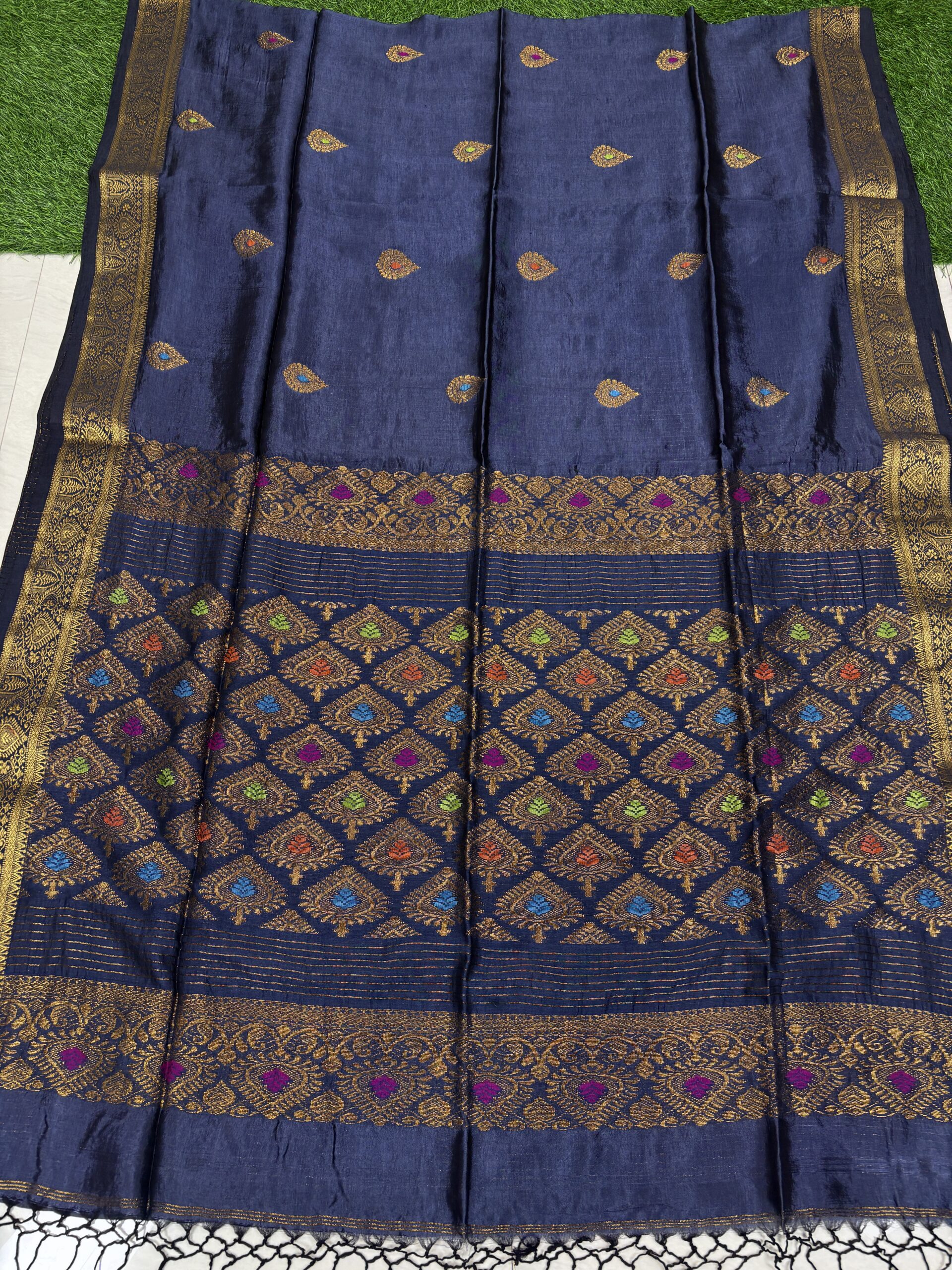 Bluish Gray Bengal Handloom Katan Silk Kanjivaram Saree - Image 5