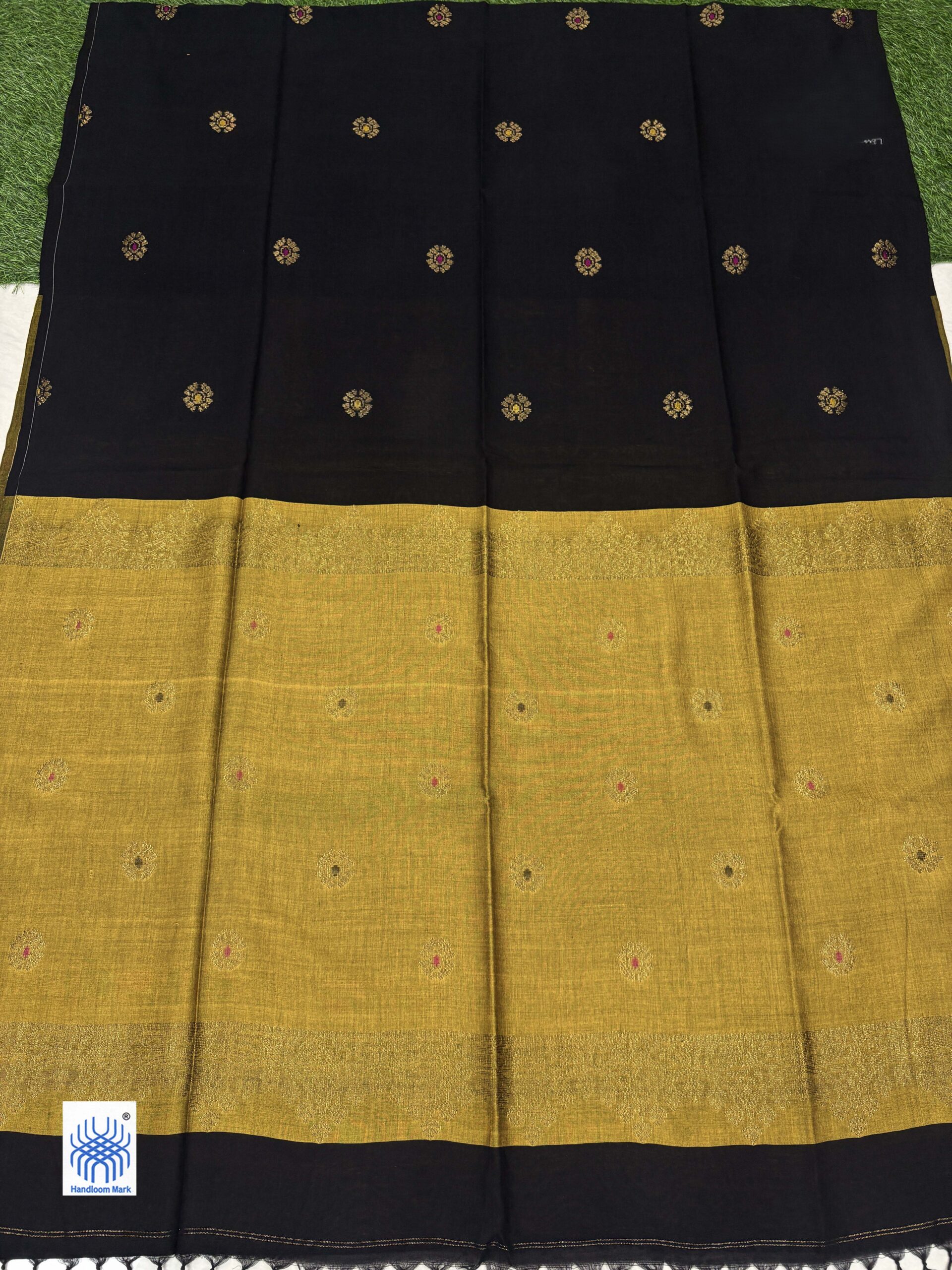 Black Handloom Premium Soft Cotton Silk Jamdani Saree with Blouse Piece - Image 4