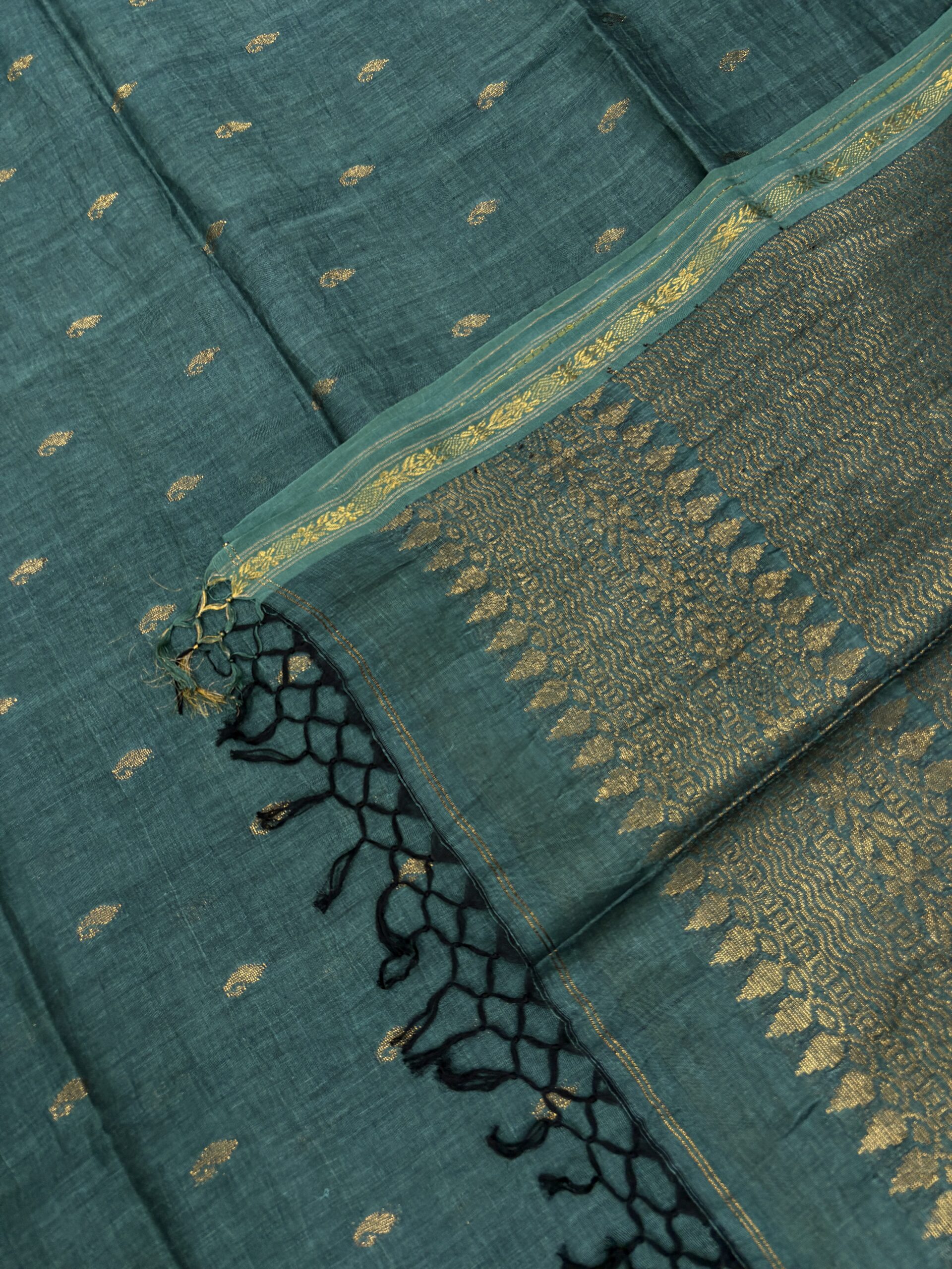 Rama Green Paisly Buta Organic Linen Jamdani Saree - Image 3