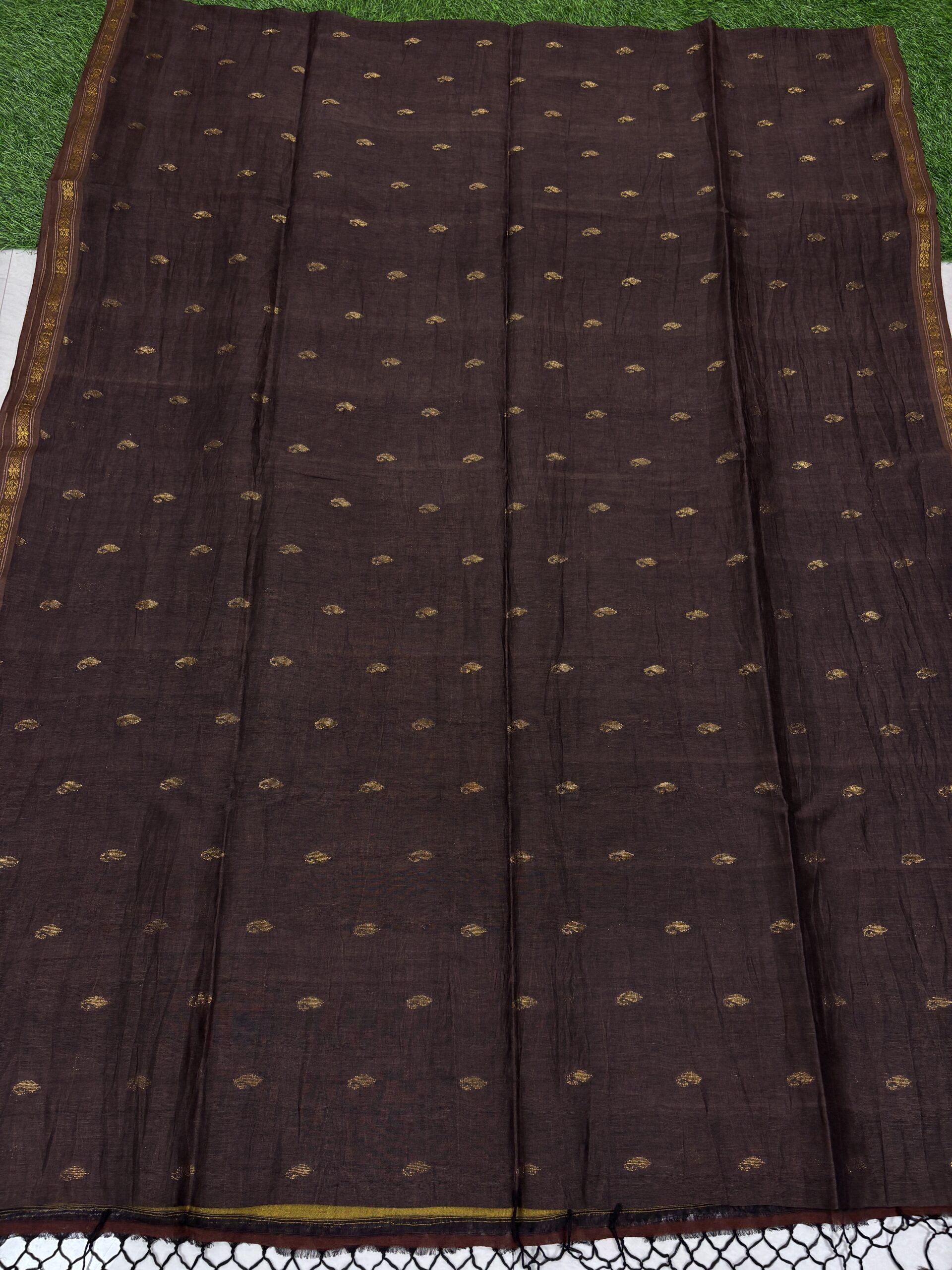 Chocolate Paisly Buta Organic Linen Jamdani Saree - Image 9