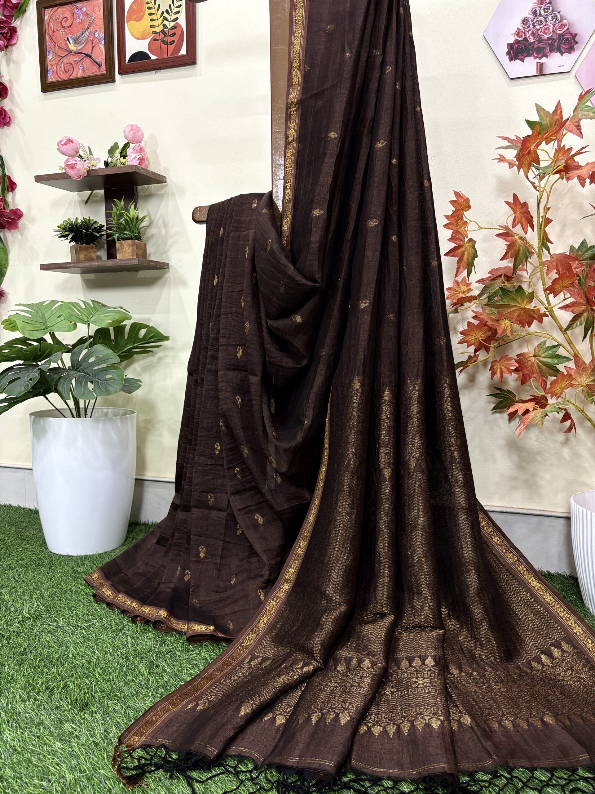 Chocolate Paisly Buta Organic Linen Jamdani Saree - Image 2