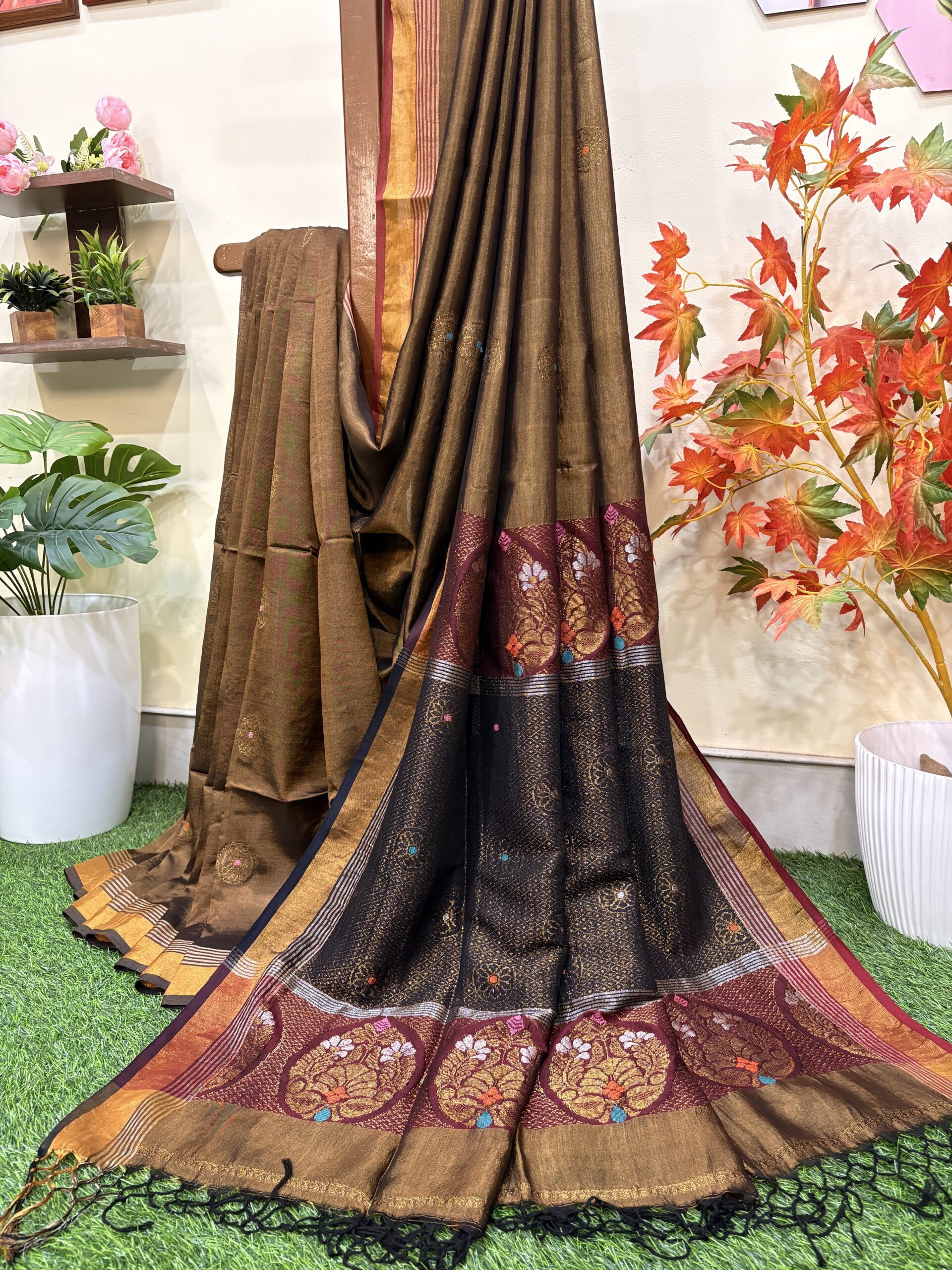 Yellow Metal Katan Silk Jamdani Saree with Blouse Piece - Image 6